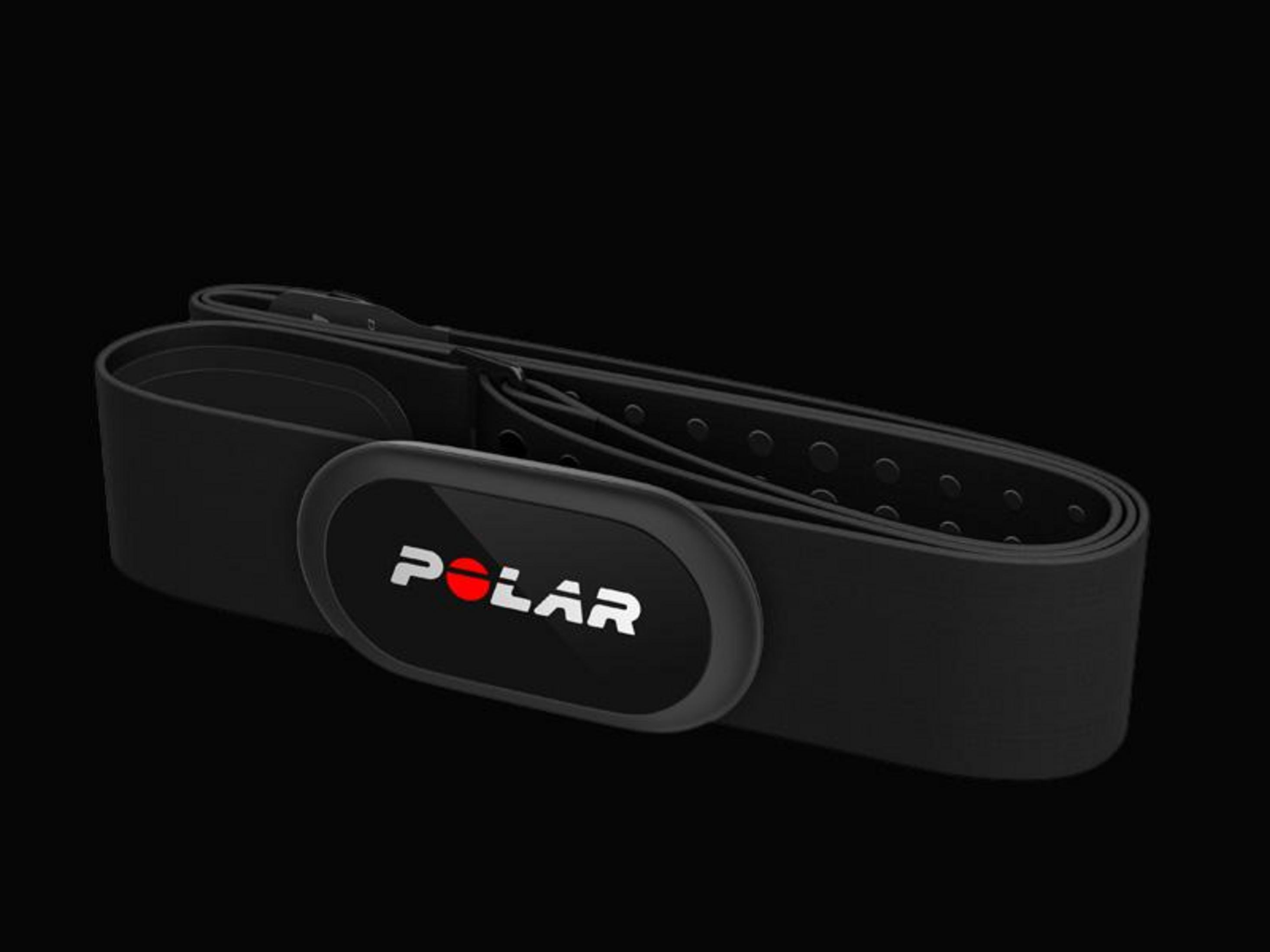 Ein schwarzer Polar Herzfrequenzgurt mit dem Polar-Logo auf dem Sender.