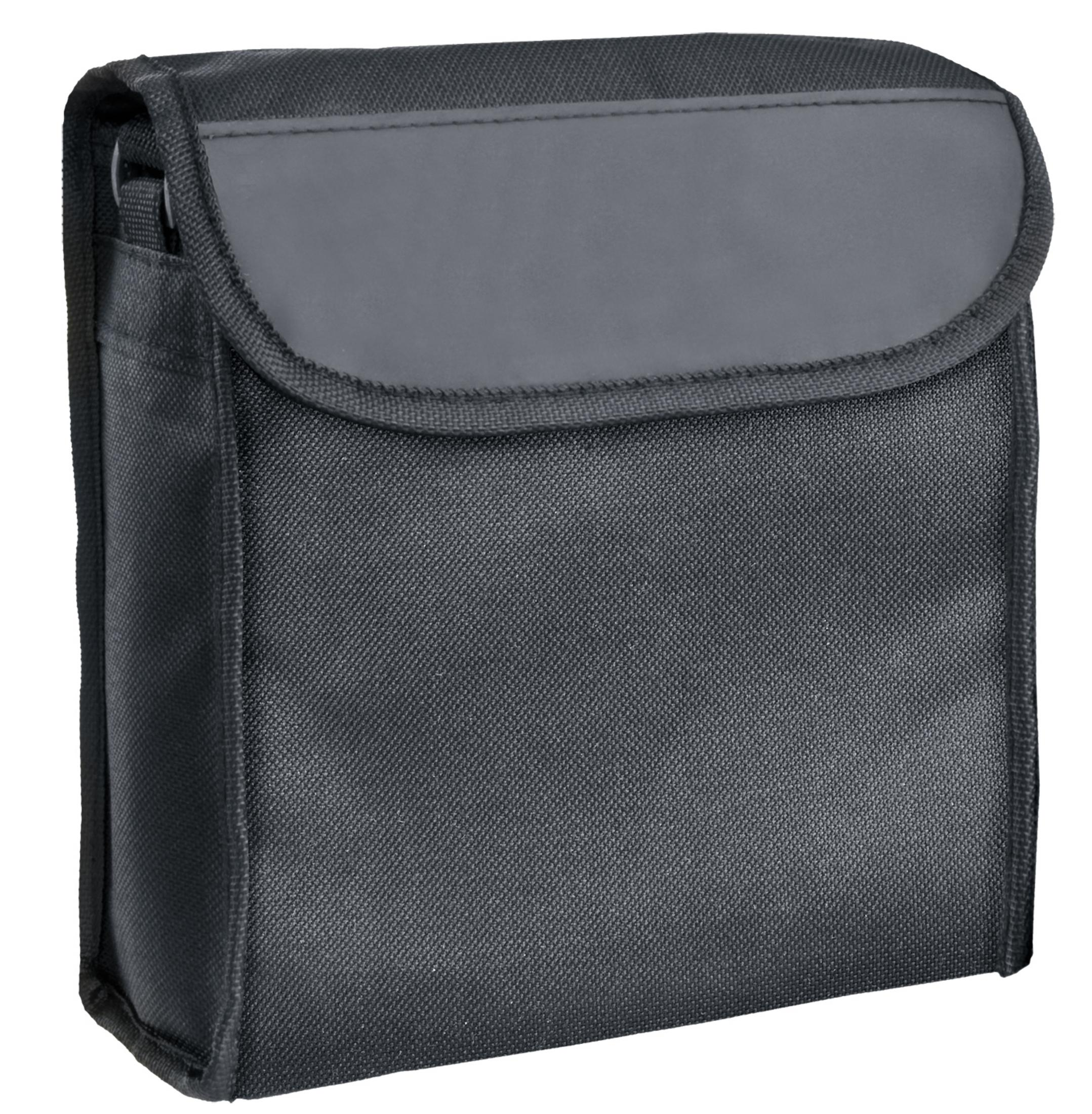 Schwarze Stofftasche mit grauer Klappe und Nahtdetails.