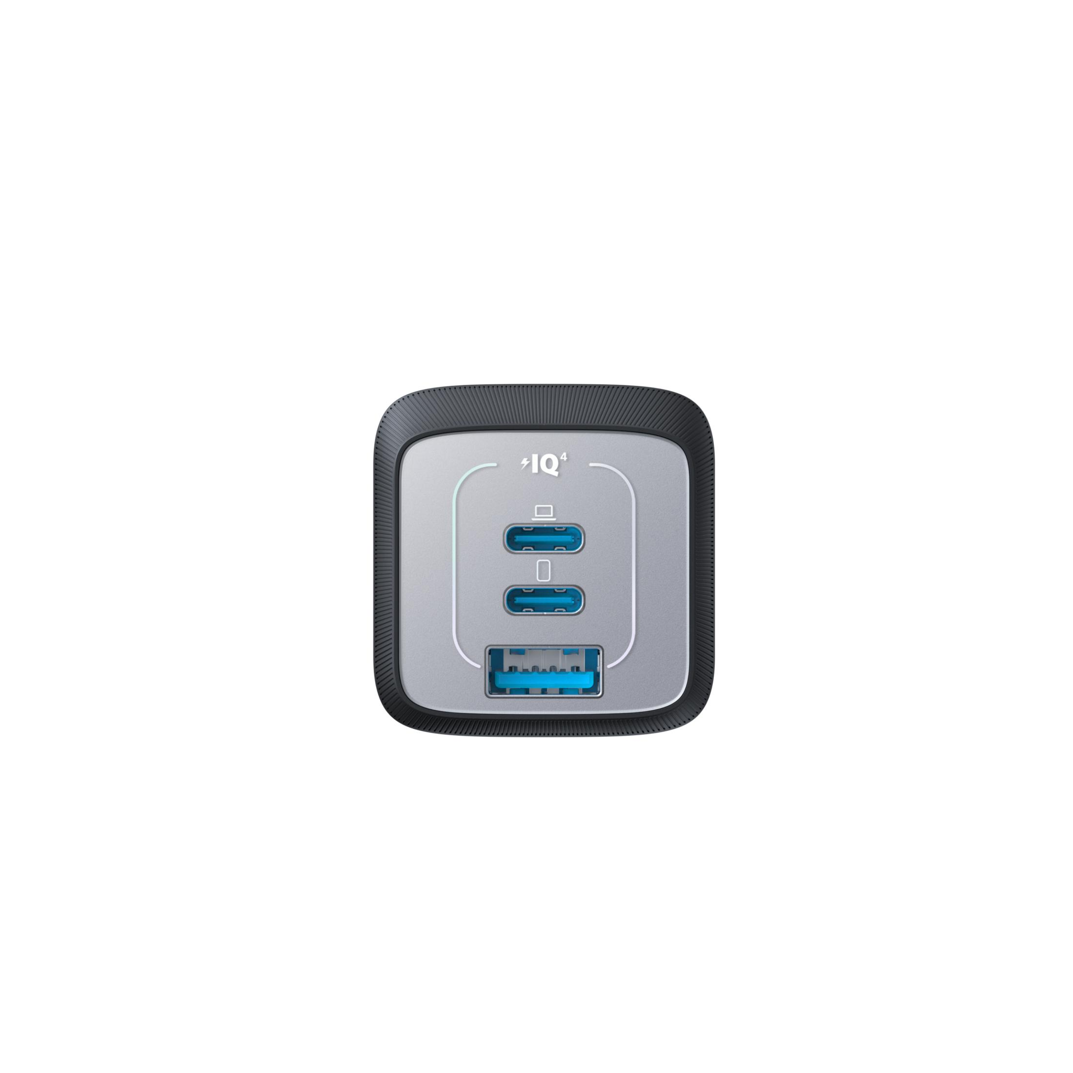 Un caricatore compatto argentato con due porte USB-C e una porta USB-A.