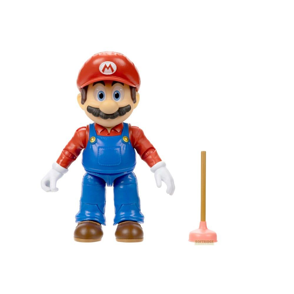 Figura de Mario con mono azul, camisa roja, gorra y accesorio de desatascador rosa.