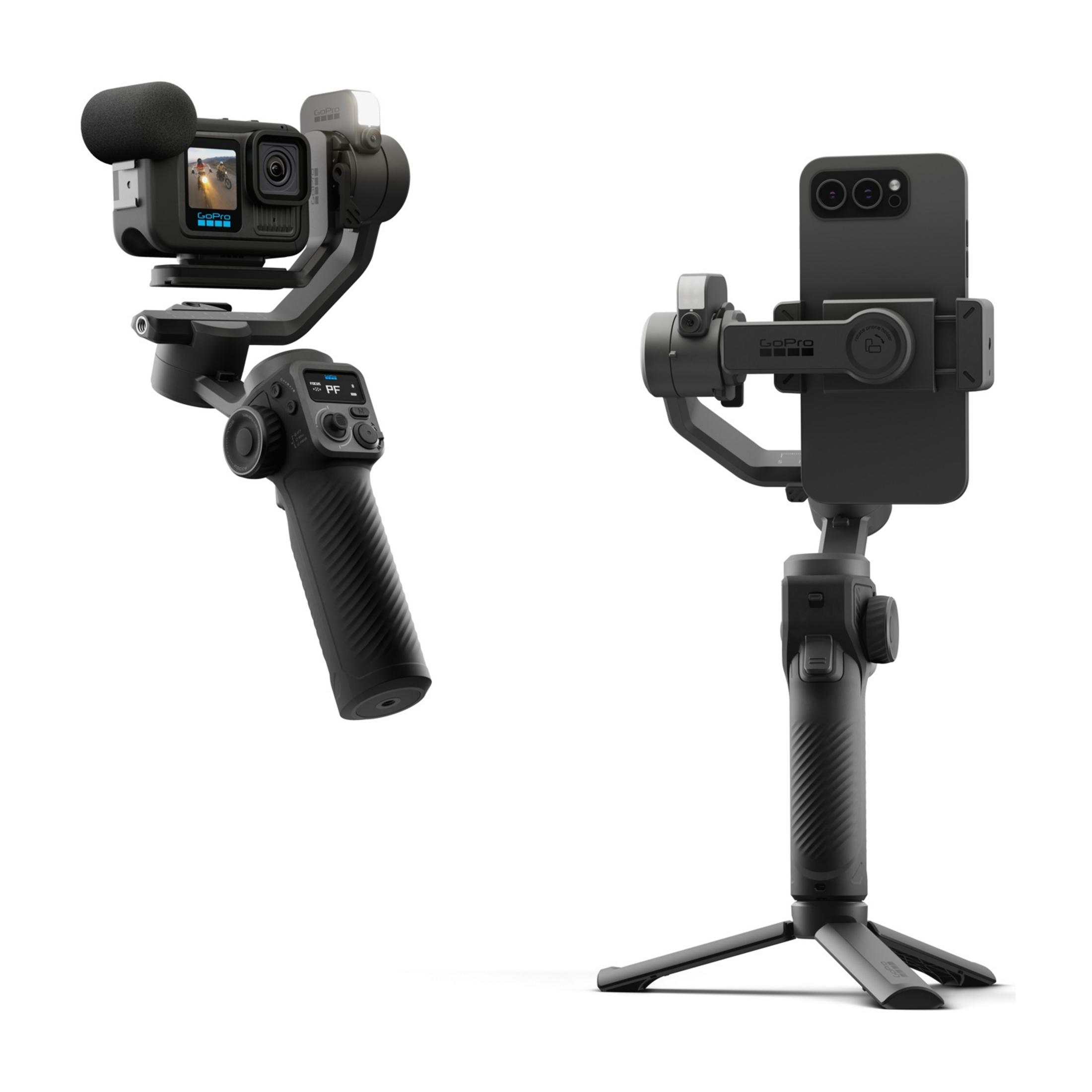 Zwei schwarze Gimbal-Stabilisatoren auf weißem Hintergrund. Einer hält eine GoPro, der andere ein Smartphone.