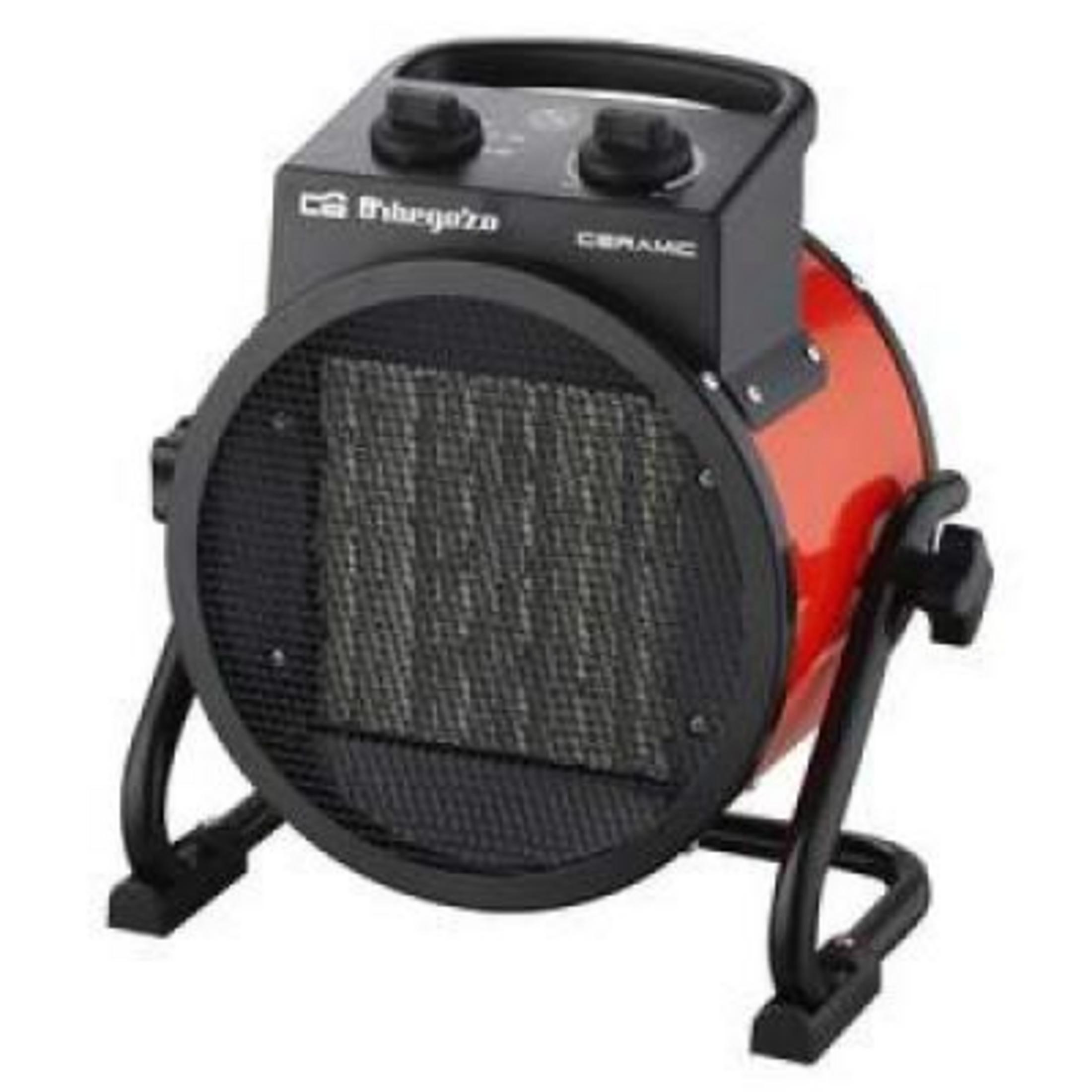 Un termoventilatore ceramico rosso con griglia nera e due manopole nere.
