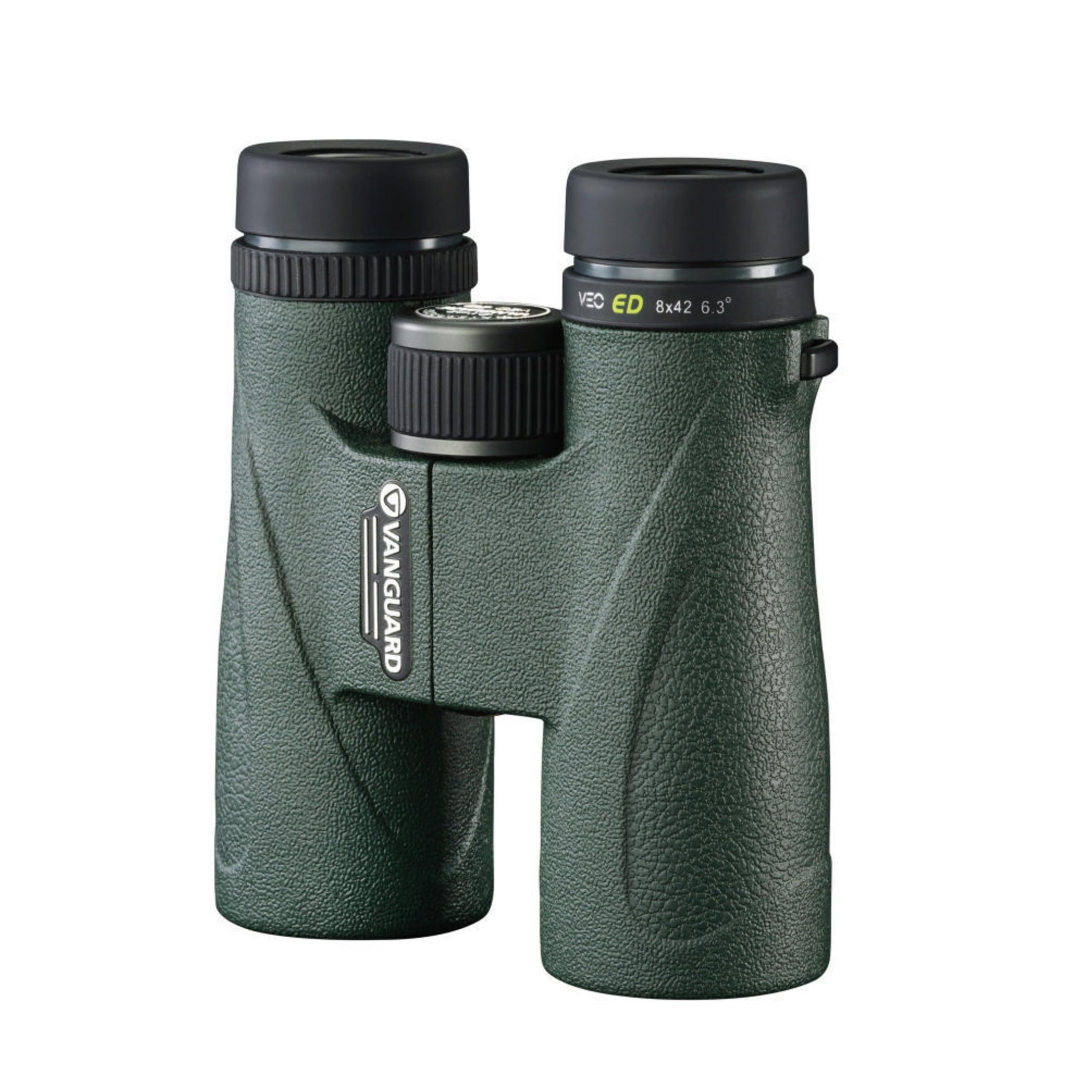 Prismáticos Vanguard verde oscuro con oculares negros y rueda de enfoque.