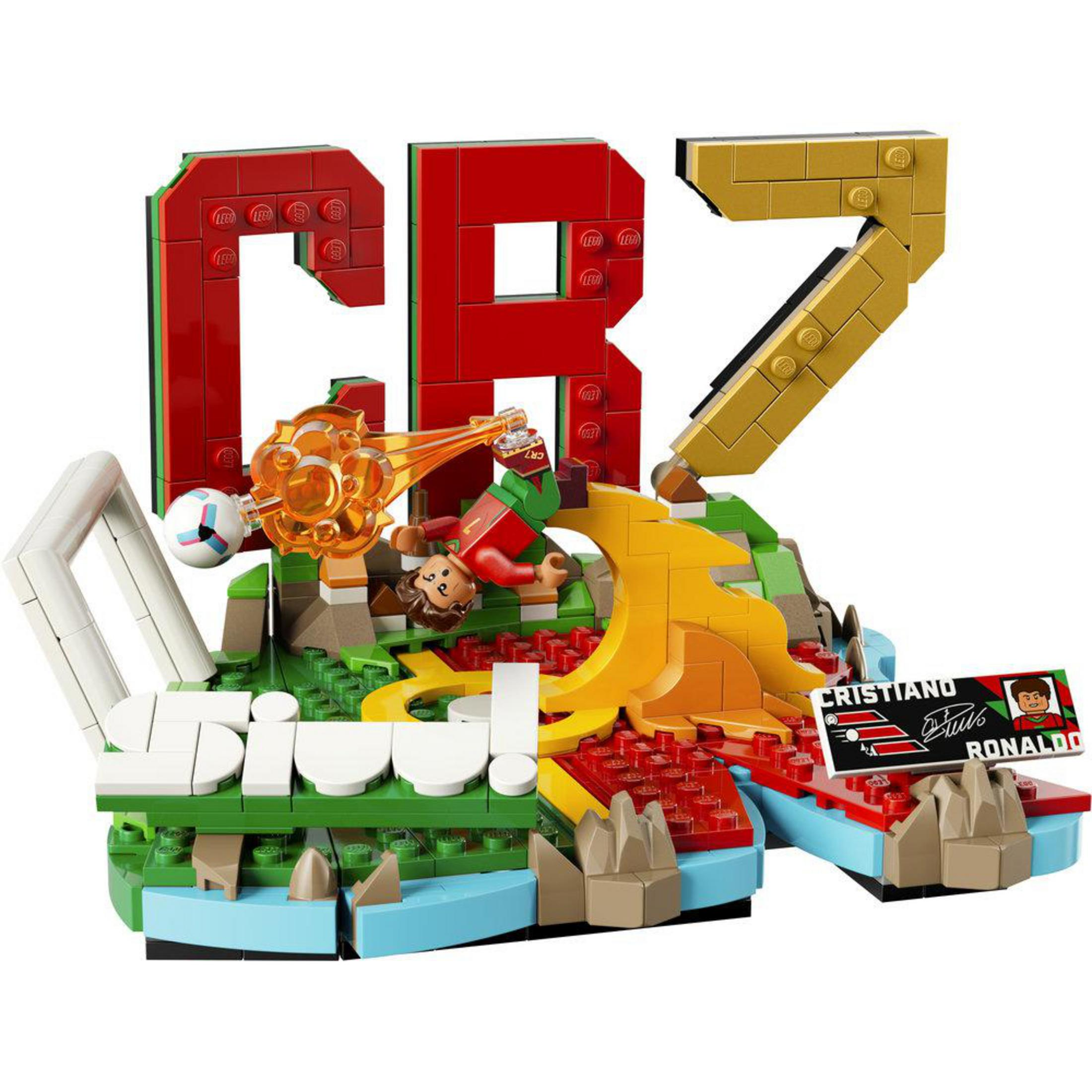 Logo Lego CR7 z piłkarzem w powietrzu, kopiącym piłkę.