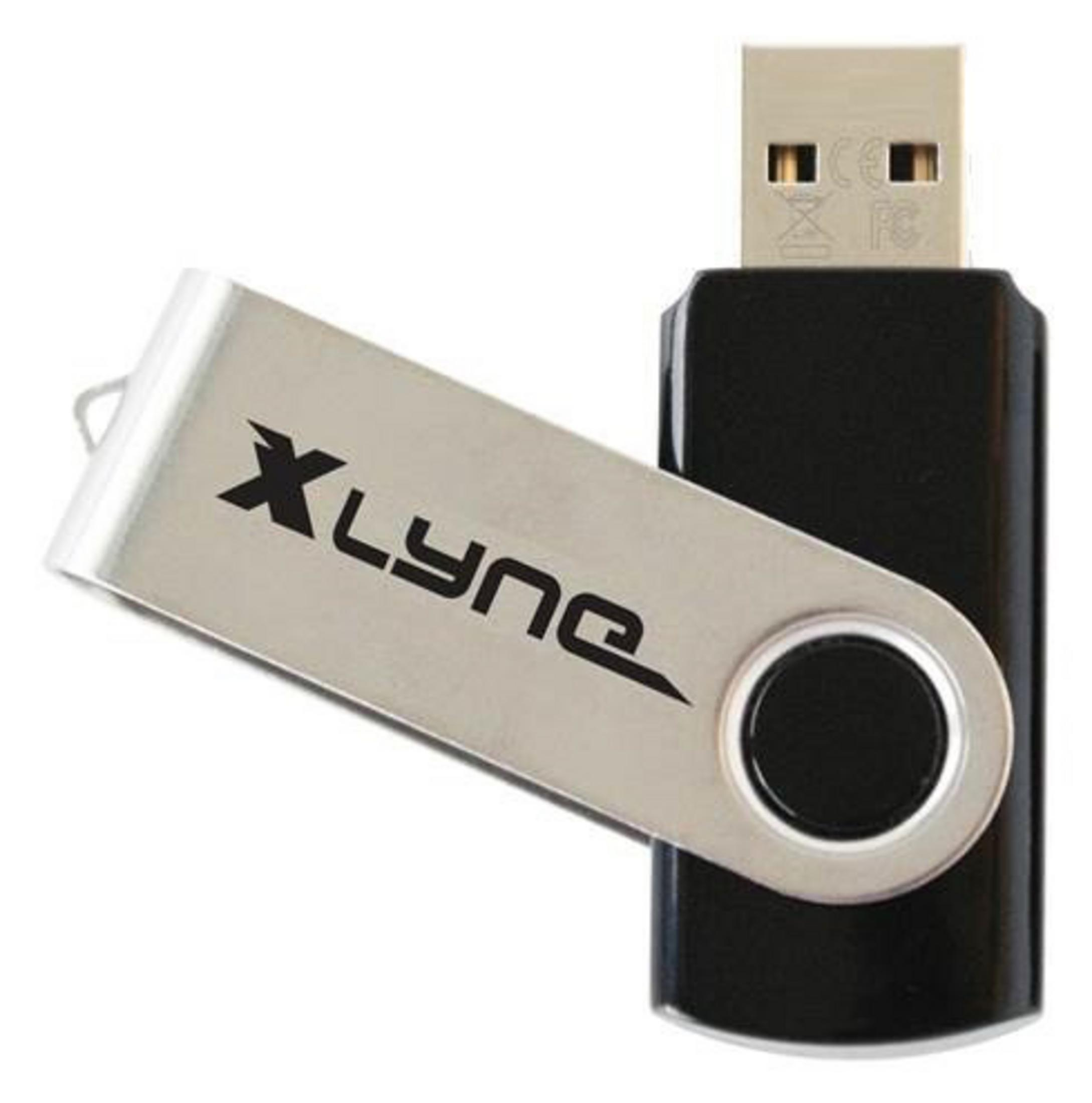 Un'unità flash USB nera con cappuccio in metallo girevole e logo XLYNE.