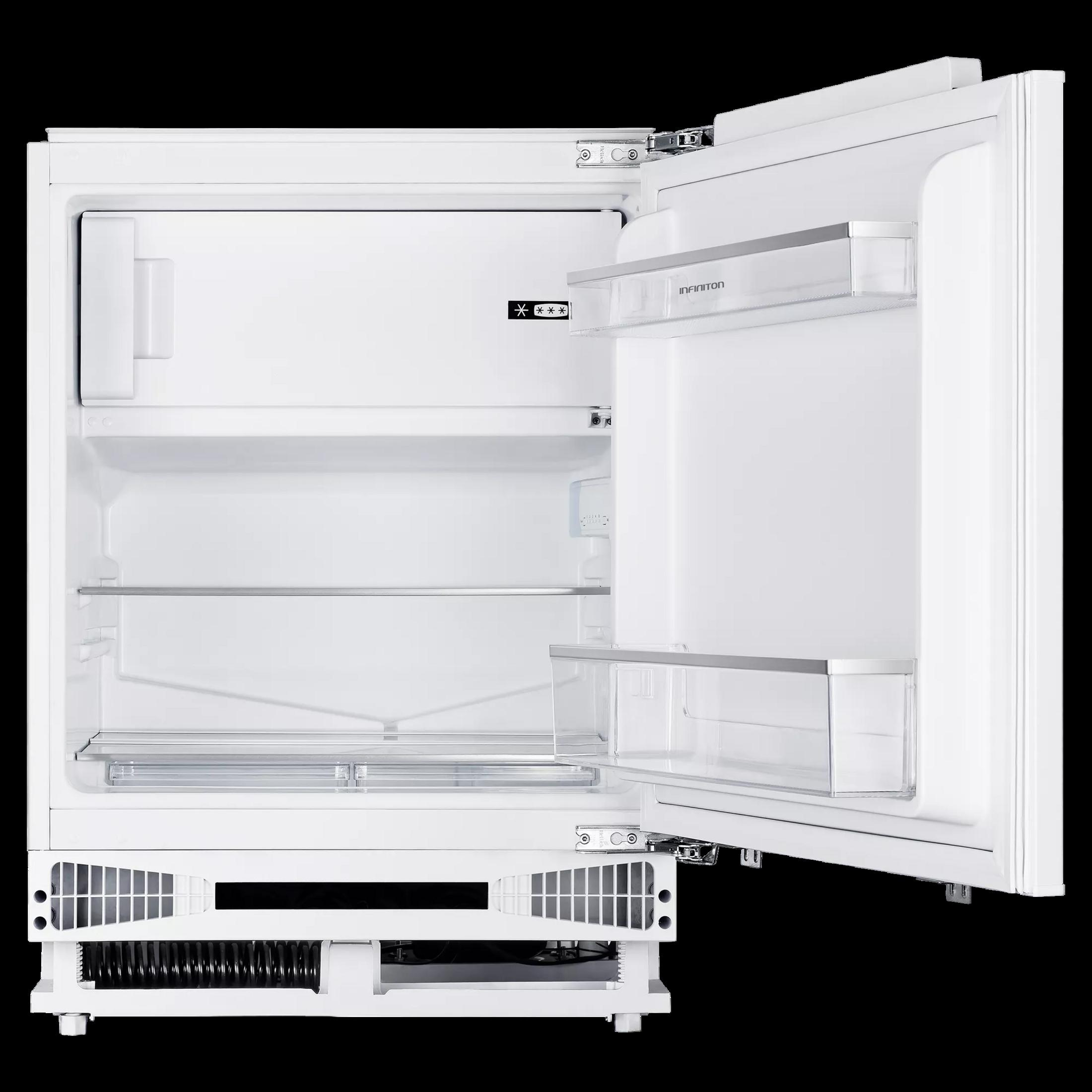 Un refrigerador blanco vacío con la puerta abierta, mostrando estantes de cristal.