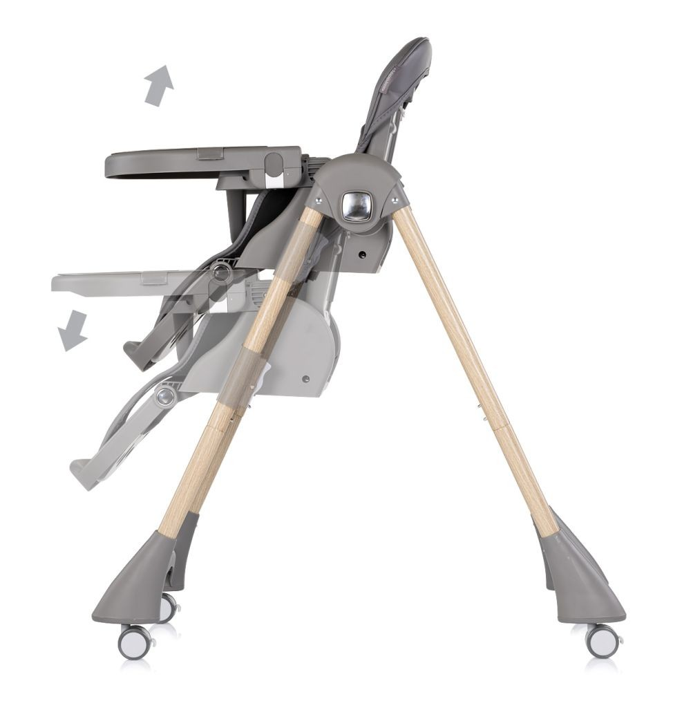 Grauer Hochstuhl mit Holzbeinen und Rädern, verstellbare Sitz- und Fußstütze.