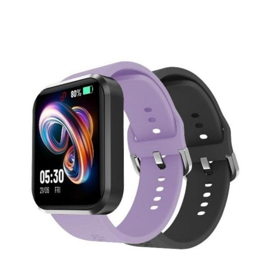 Un reloj inteligente con correas moradas y negras. Muestra hora y fecha.