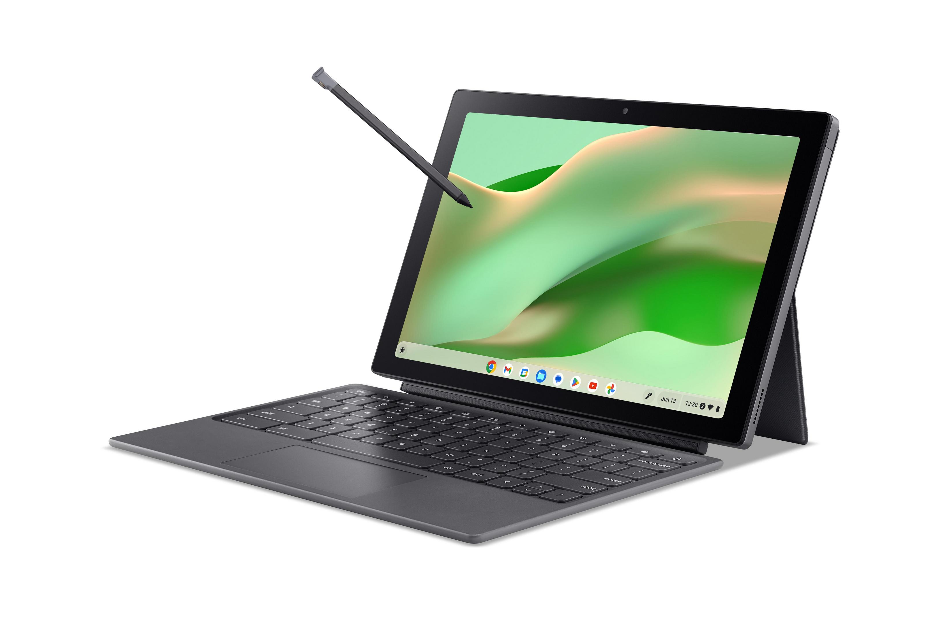 Ein dunkles Tablet mit Tastatur und Stift, das auf einem weißen Hintergrund steht.