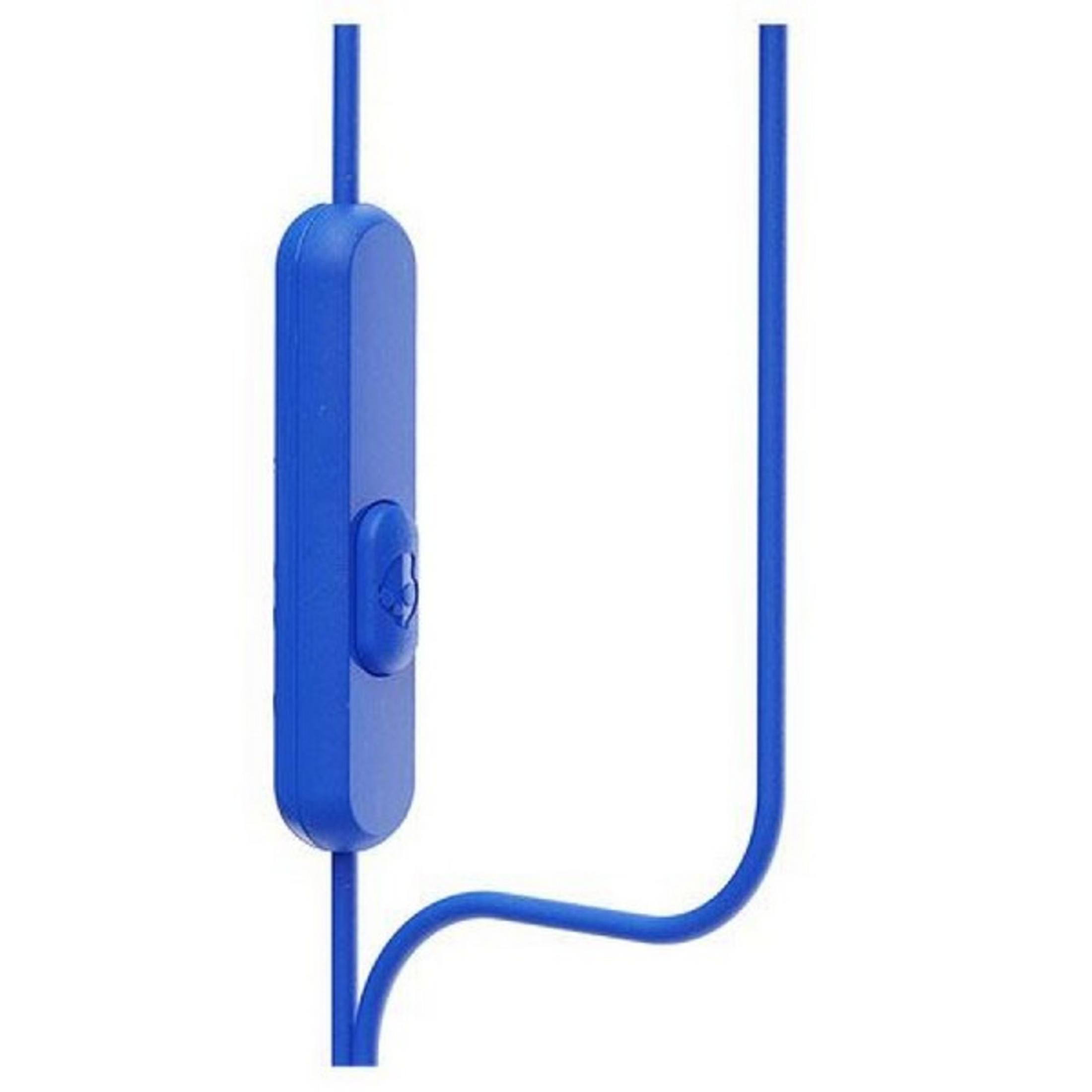 Eine blaue Kopfhörerkabel-Fernbedienung mit einem Knopf auf weißem Hintergrund.