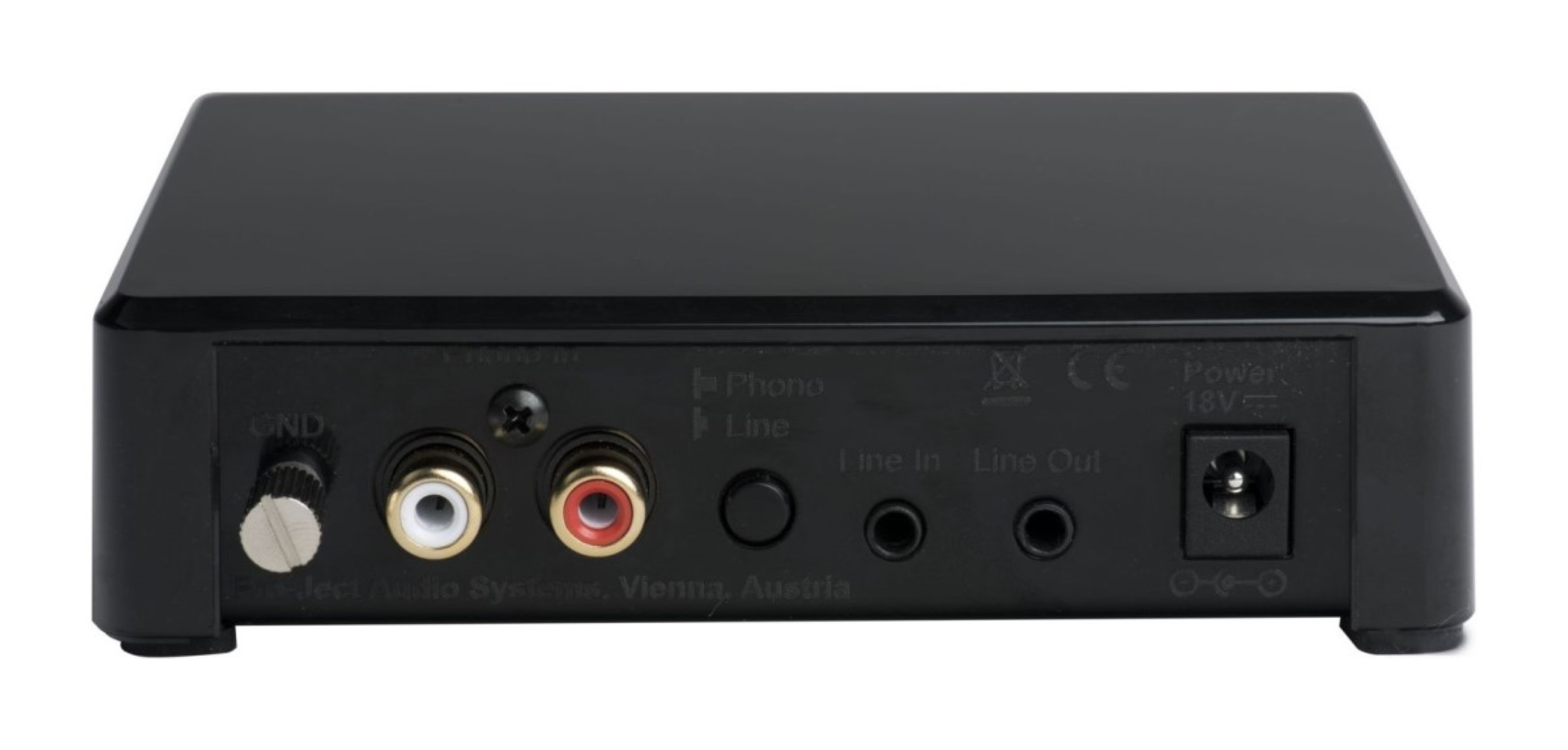 Zwart audiotoestel met aansluitingen: GND, RCA in/uit, jack-aansluitingen, stroomingang.