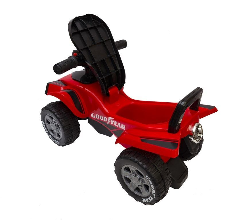 Czerwony dziecięcy quad z napisem Goodyear i czarnymi detalami.