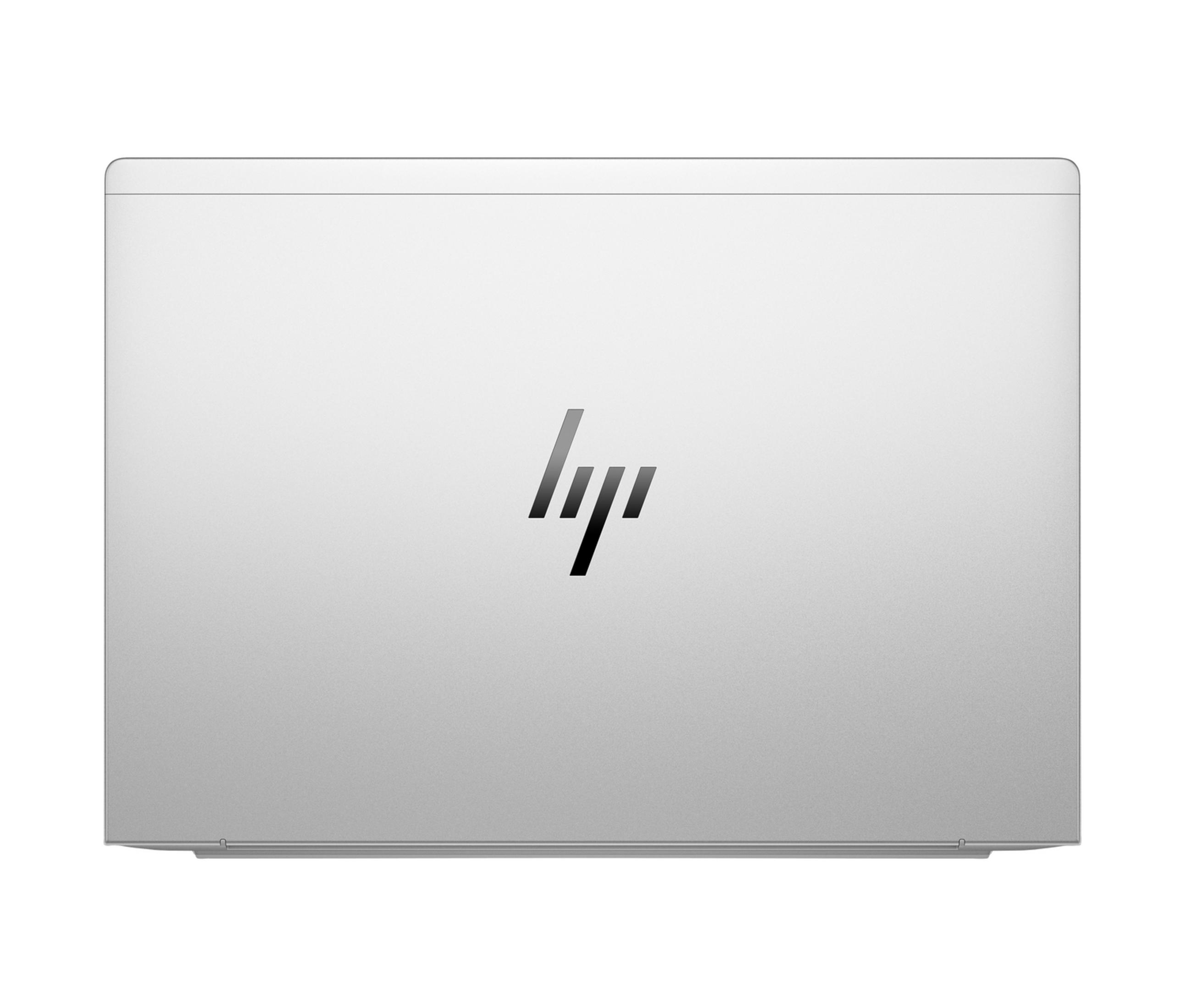 Portátil plateado con logo de HP sobre fondo blanco.