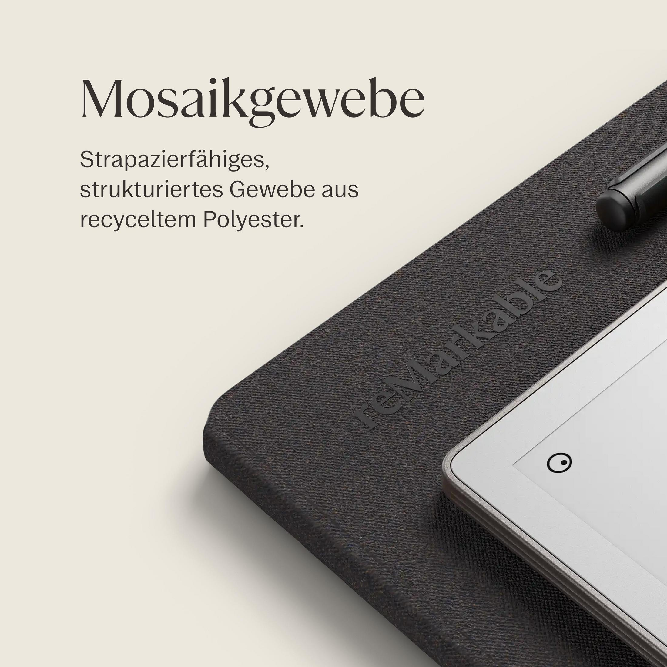 Stylus ve 'remarkable' logosuna sahip siyah, dokulu kılıf.