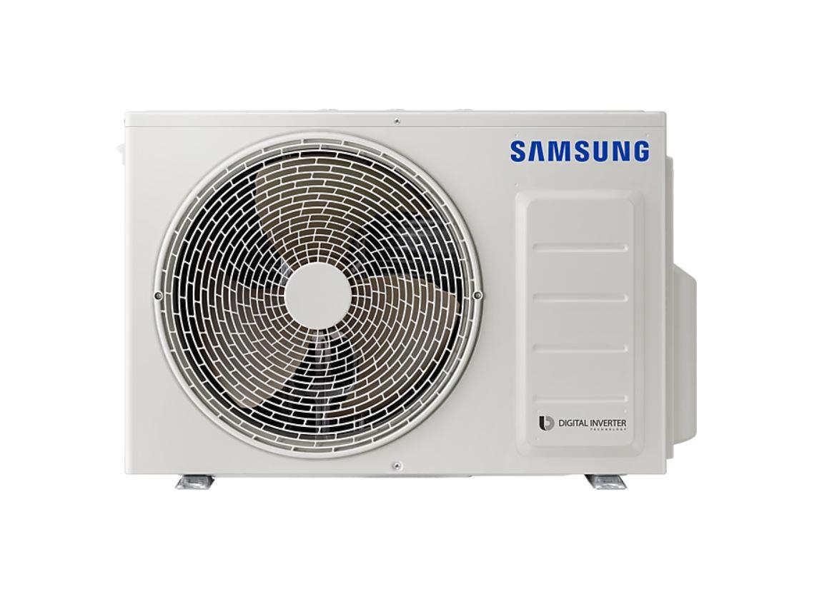 Fanlı ızgara ve logolu beyaz Samsung klima ünitesi.