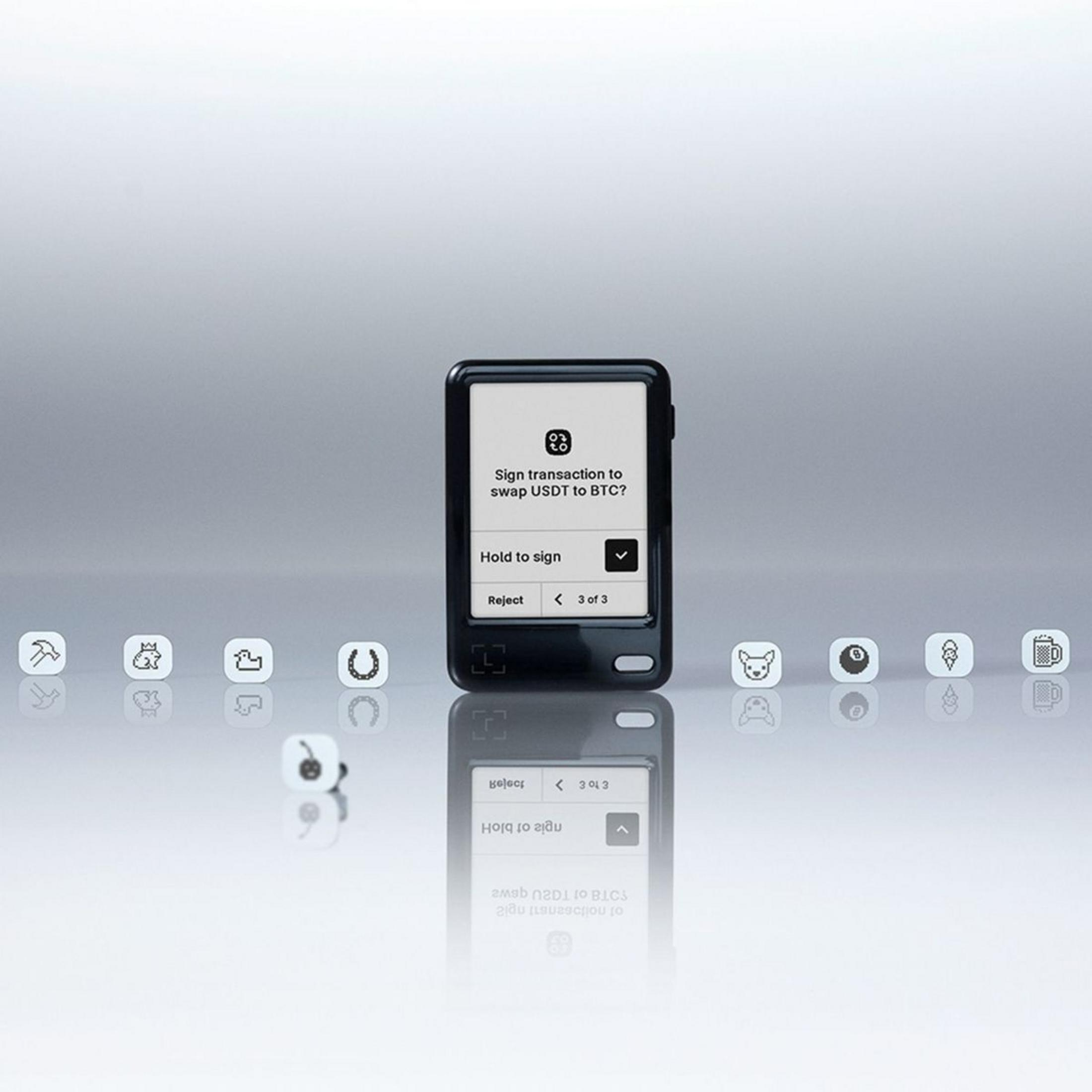 Un dispositivo negro con una pantalla que muestra una confirmación de transacción.
