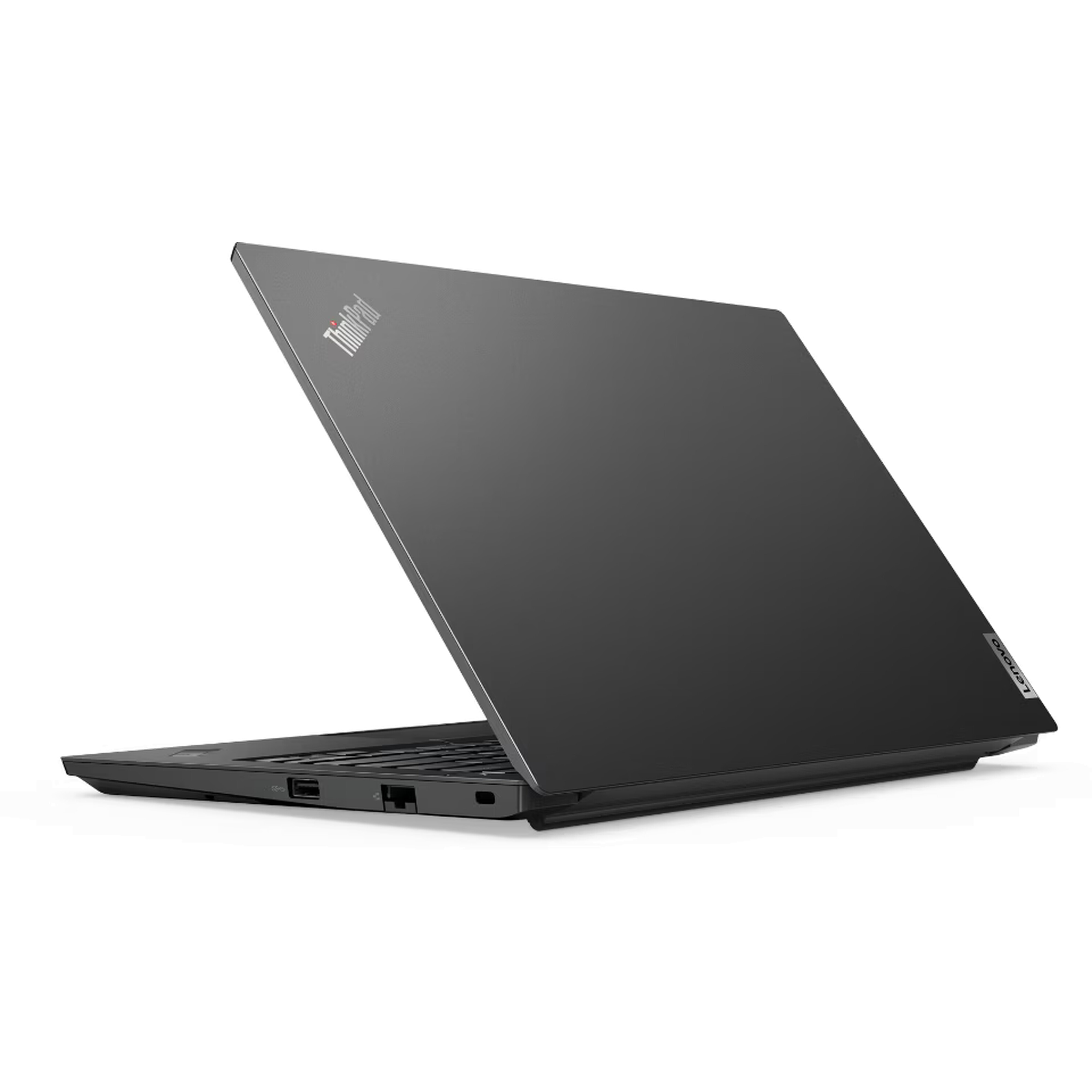 Een gesloten, donkere laptop met het Lenovo-logo op de klep.