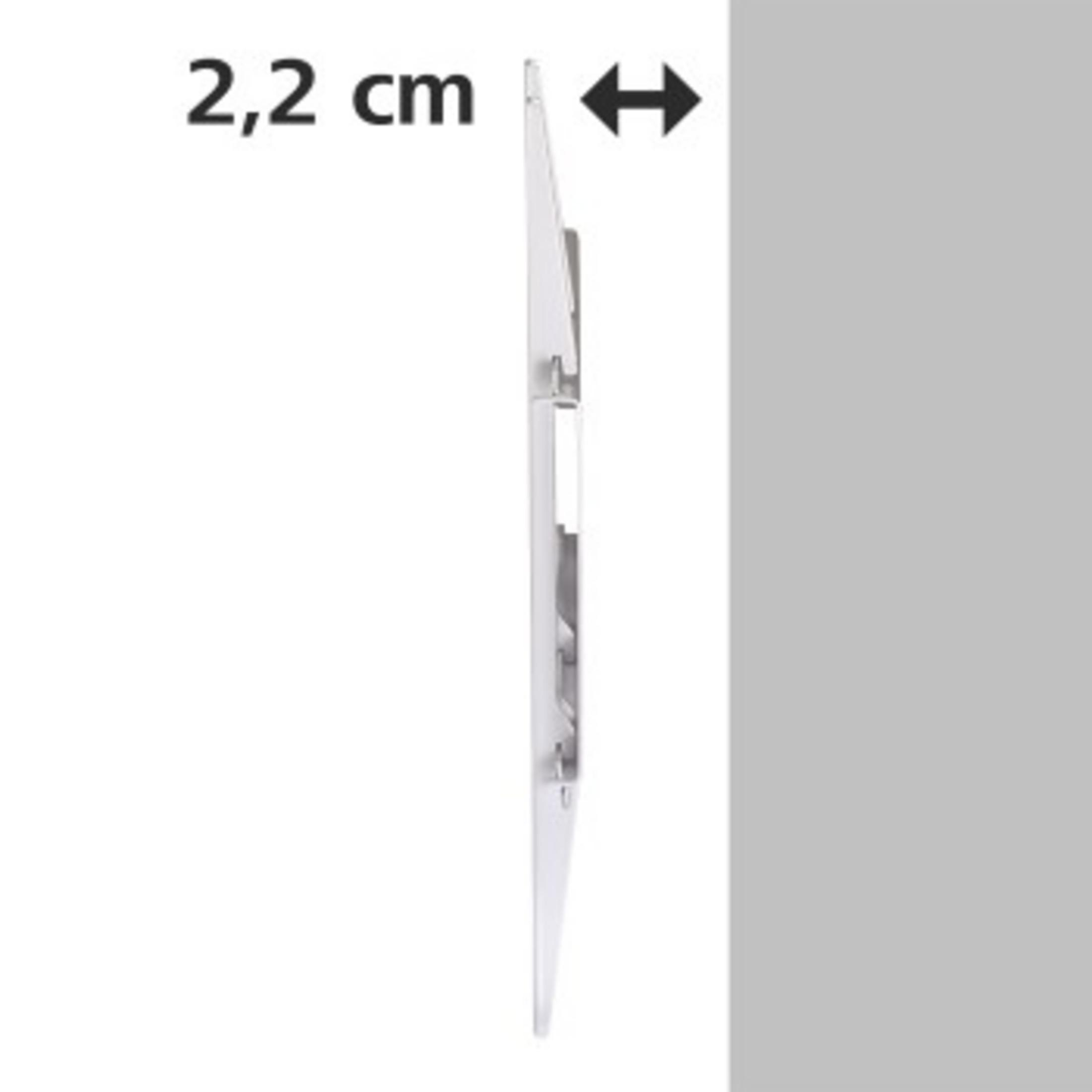 Eine weiße Platte mit 2,2 cm und einem bidirektionalen Pfeil.