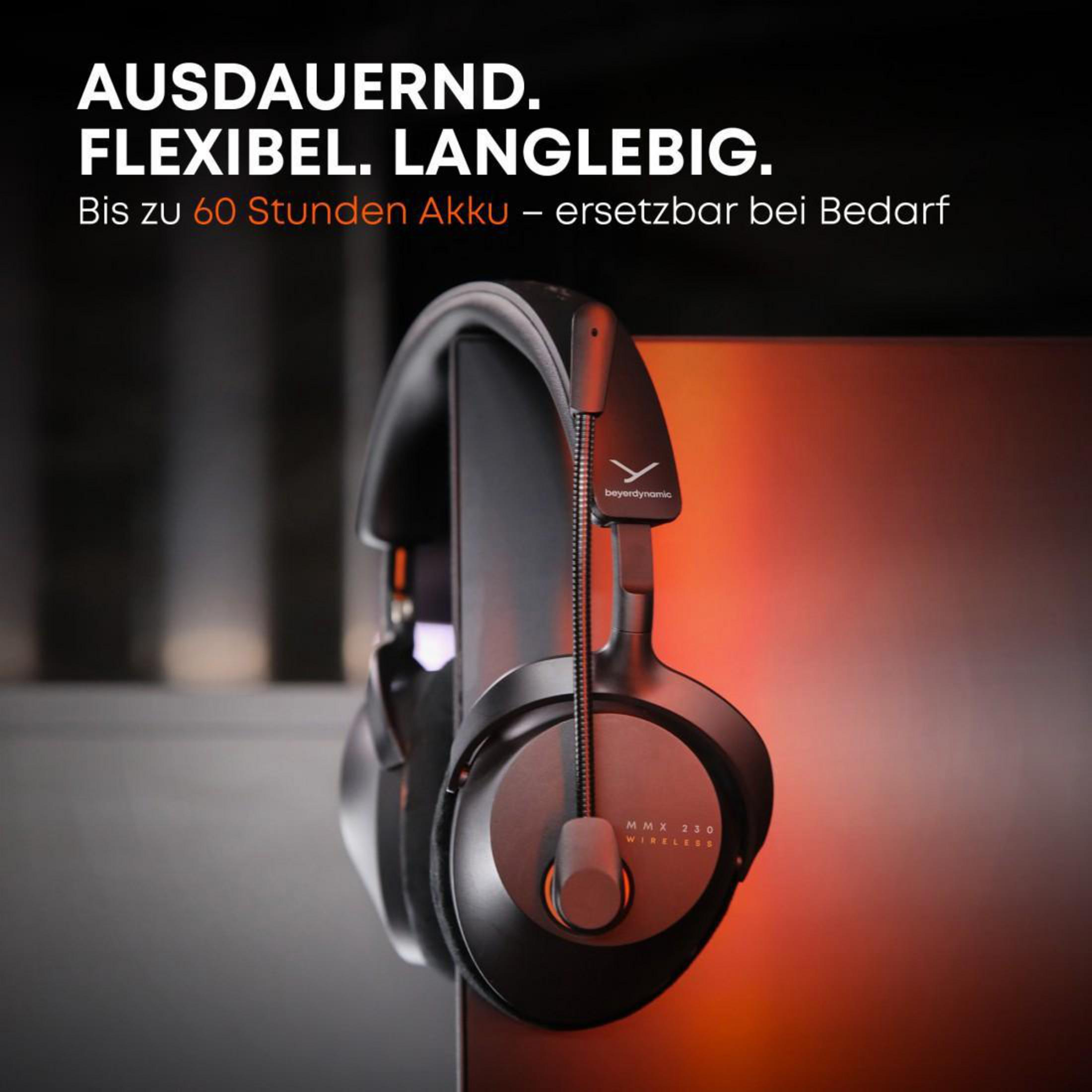 Auriculares negros con logo Beyerdynamic y texto MMX 230 WIRELESS.