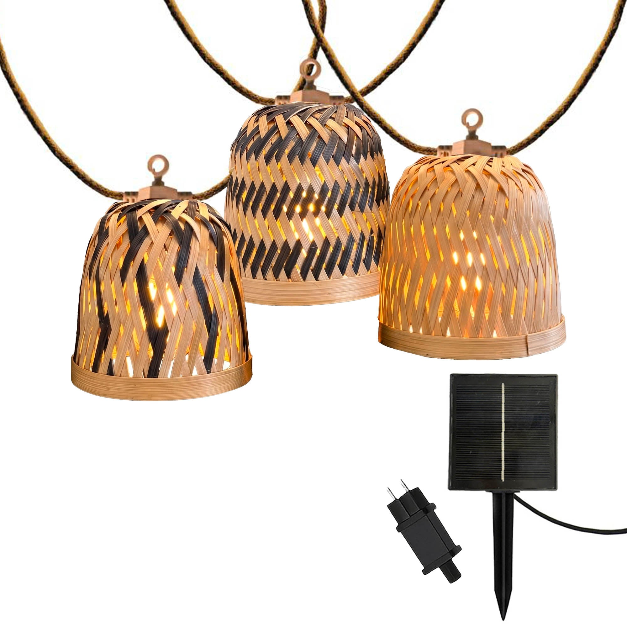 Lichterkette mit drei Körben, Solarpanel und Stecker.