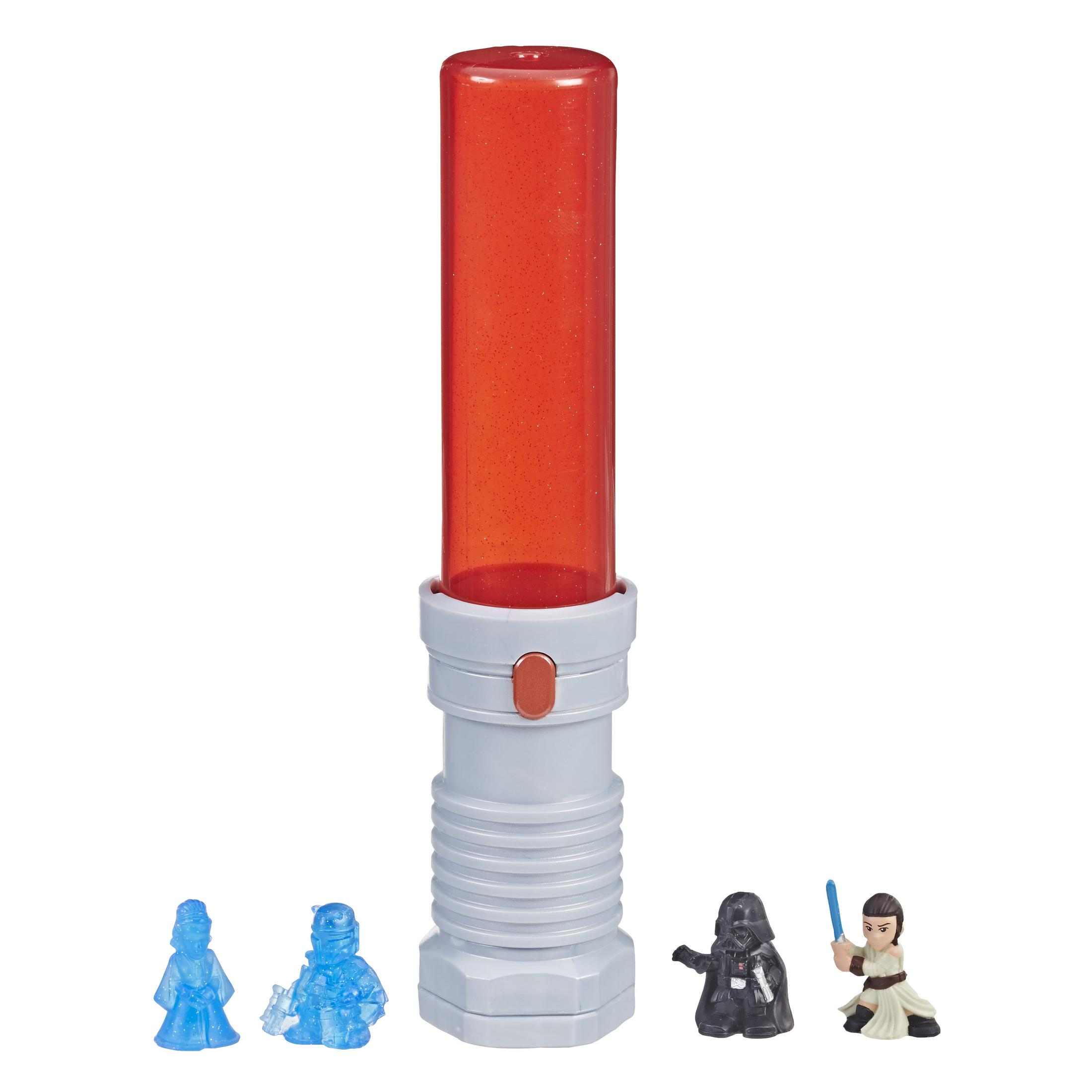 Quattro figure di Star Wars e un contenitore rosso a forma di spada laser su sfondo bianco.