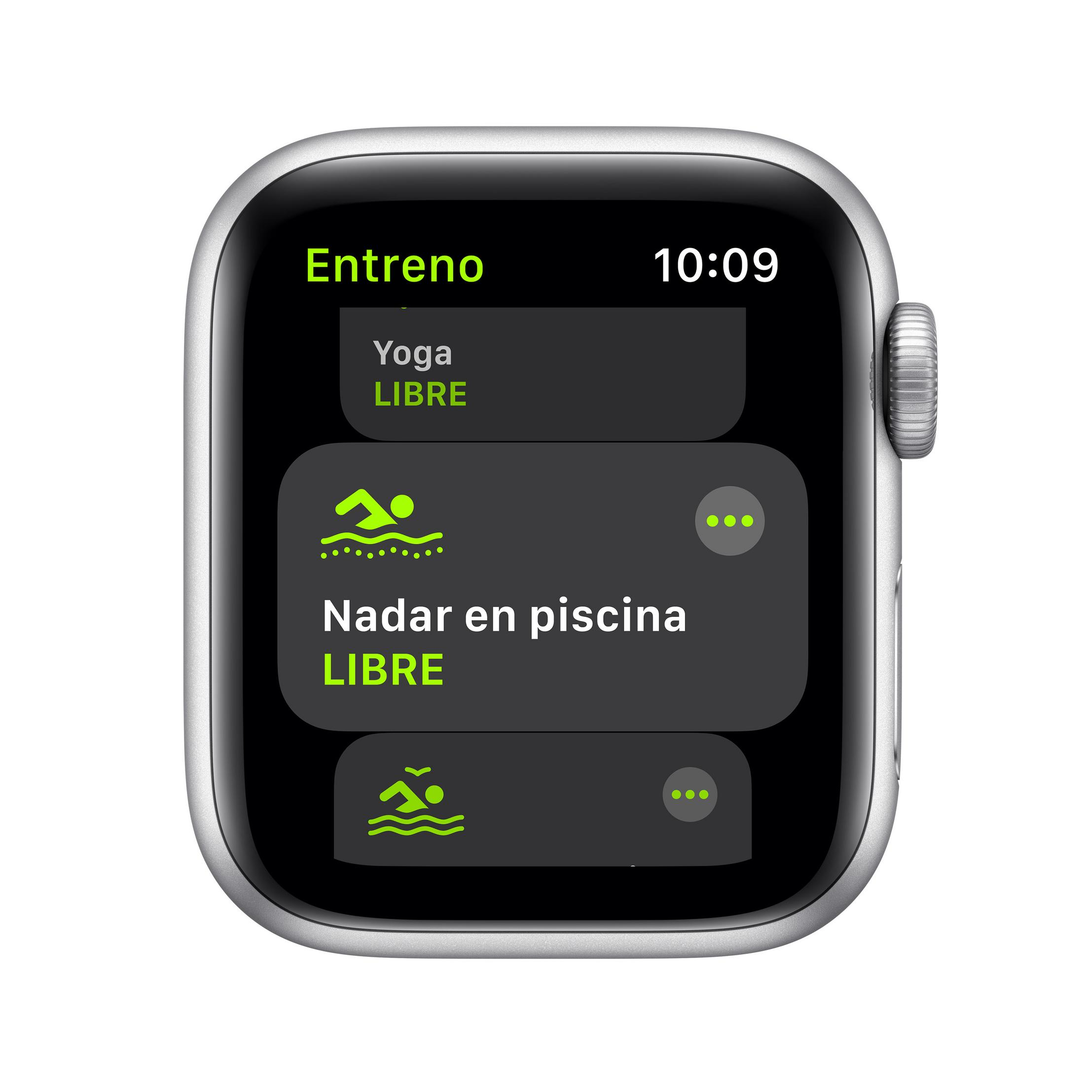 Un reloj inteligente muestra un menú de opciones de entrenamiento, Yoga y Natación.