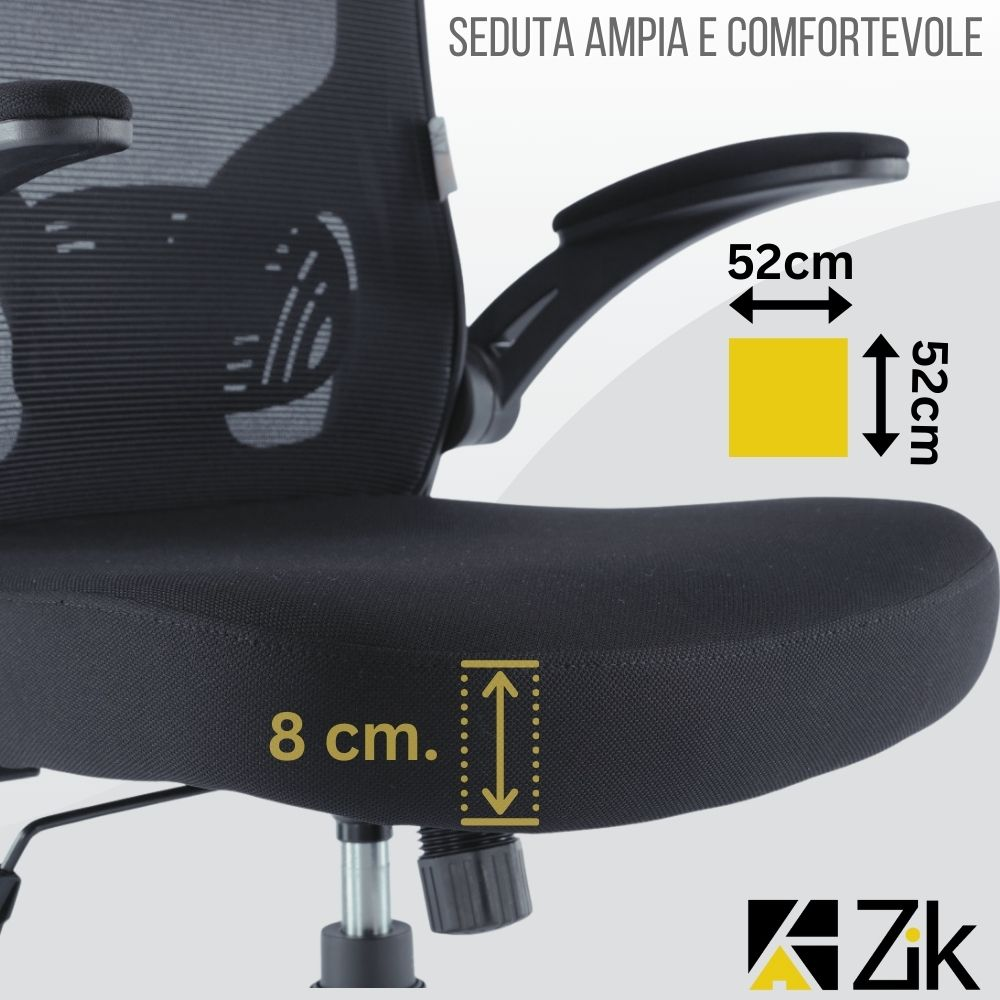 Sedia da ufficio nera con braccioli, larghezza seduta 52cm, altezza seduta 8cm.