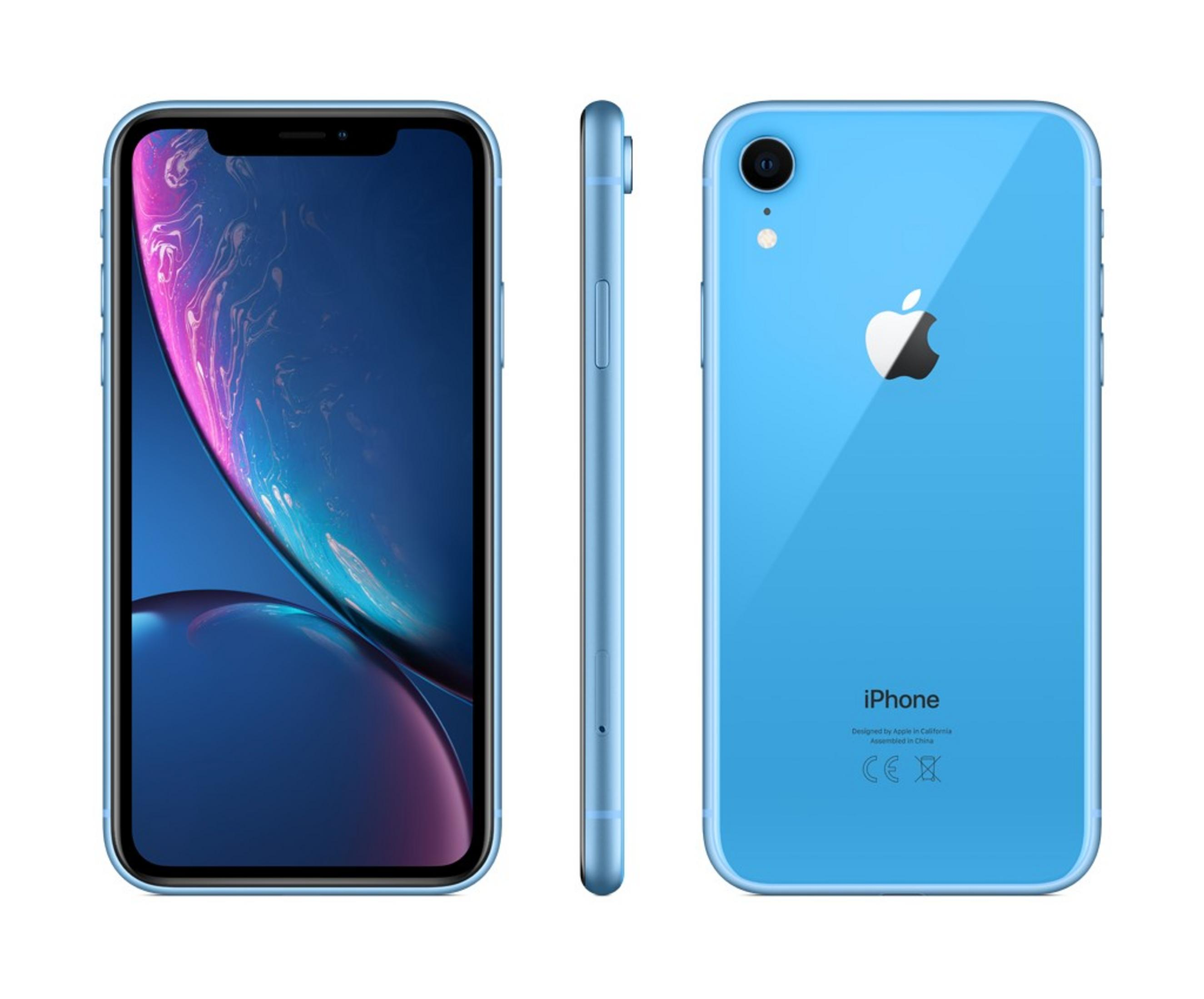 Un iPhone XR blu mostrato frontalmente, lateralmente e posteriormente.