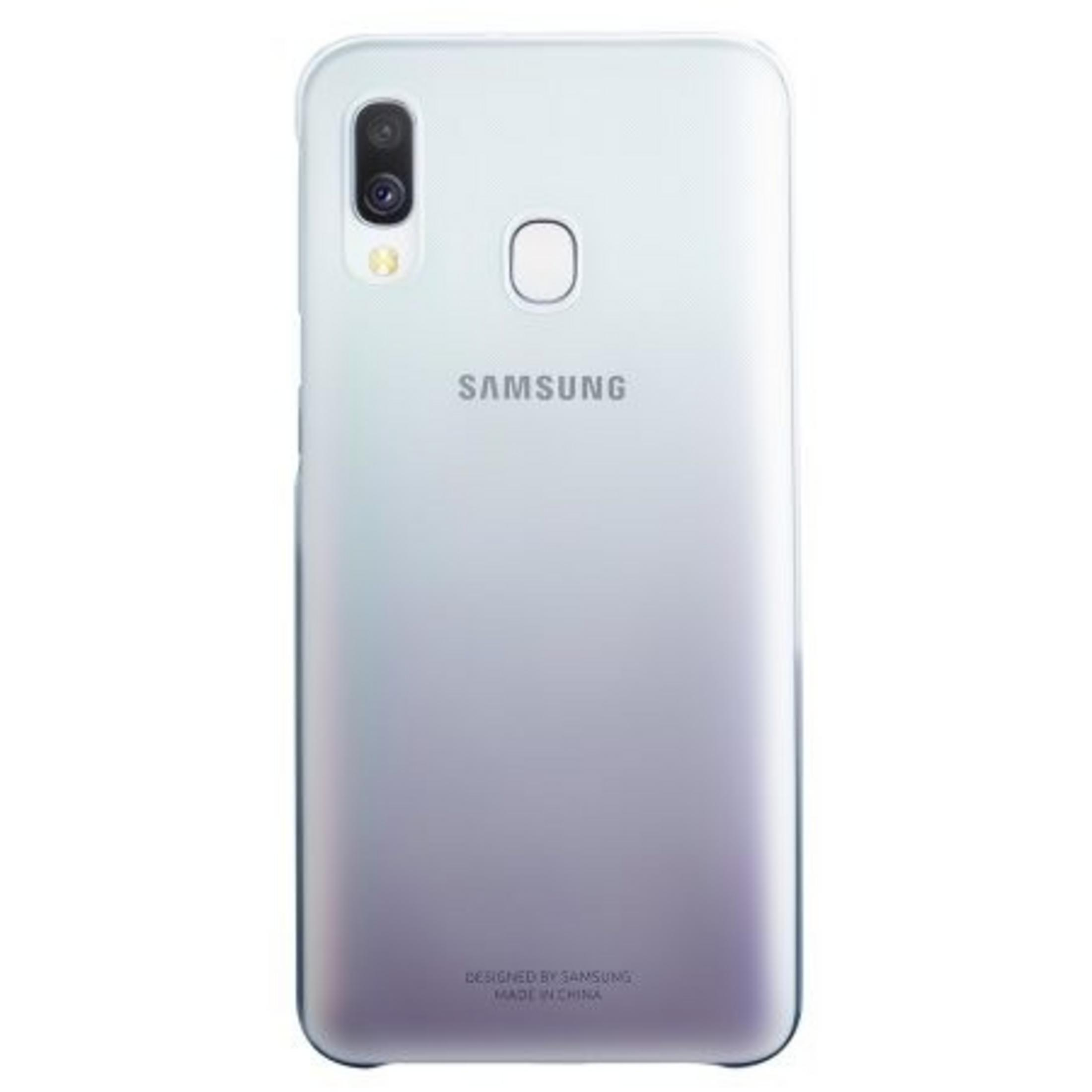 Achterkant van een witte Samsung smartphone met dubbele camera en vingerafdruksensor.