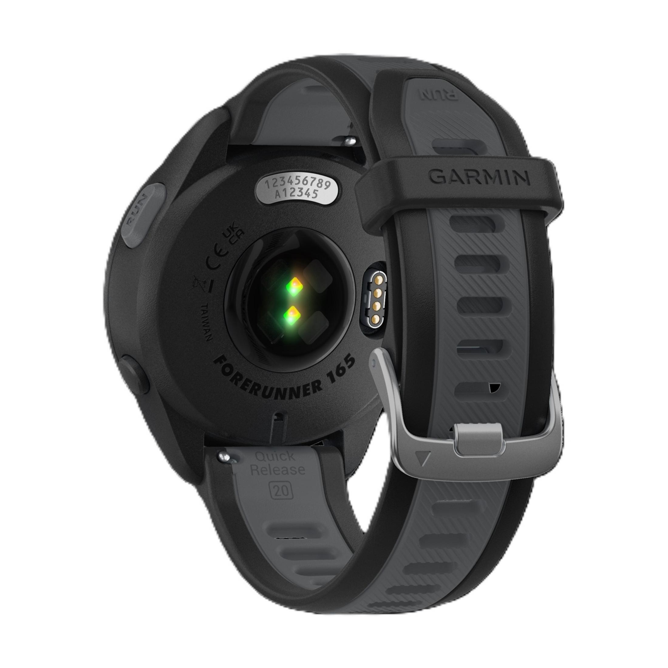 Die Rückseite einer schwarzen Garmin Forerunner 165 Smartwatch mit Herzfrequenzsensor und Ladeanschluss.
