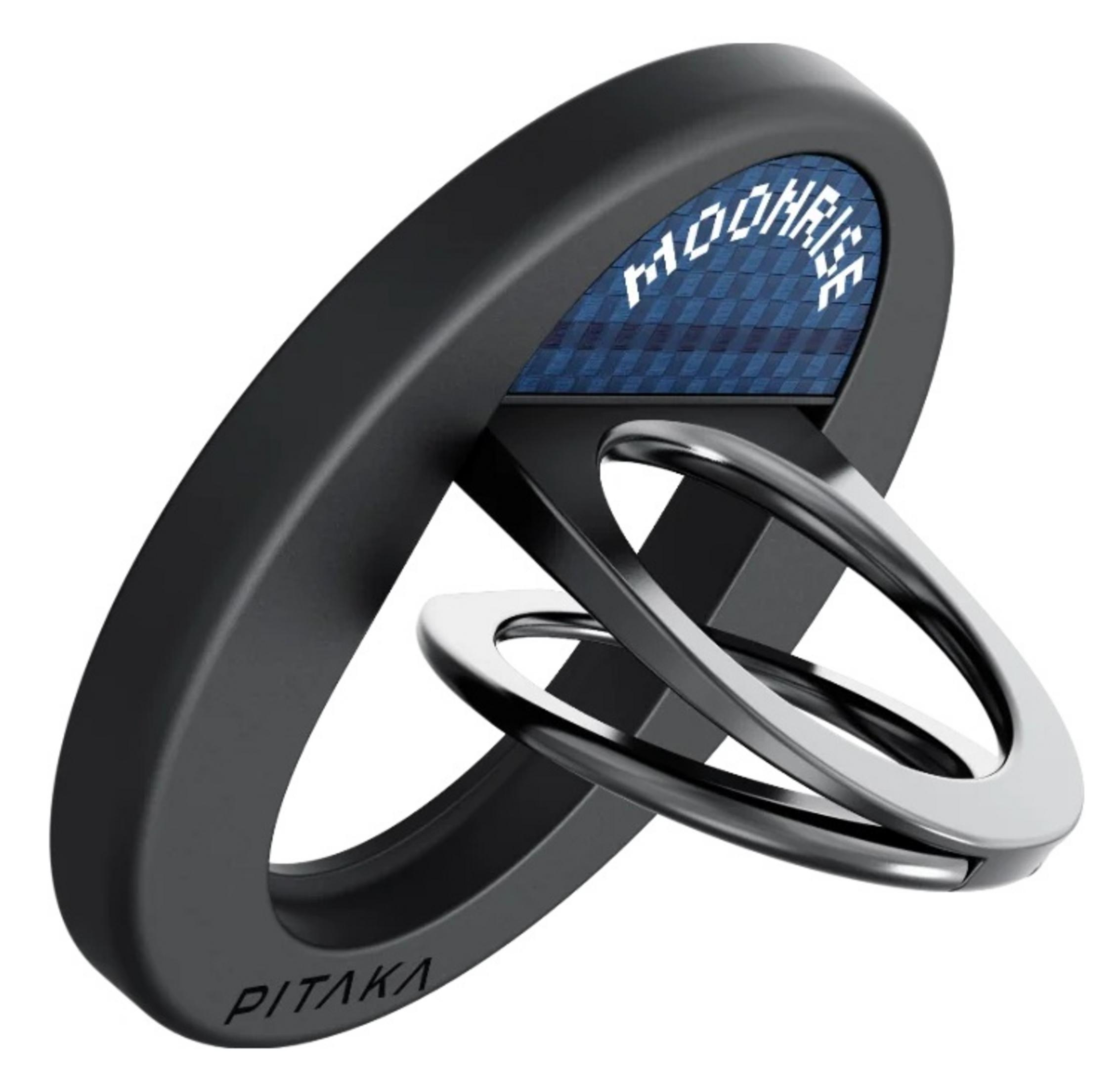 Un soporte negro para teléfono con anillos plateados y un inserto azul.