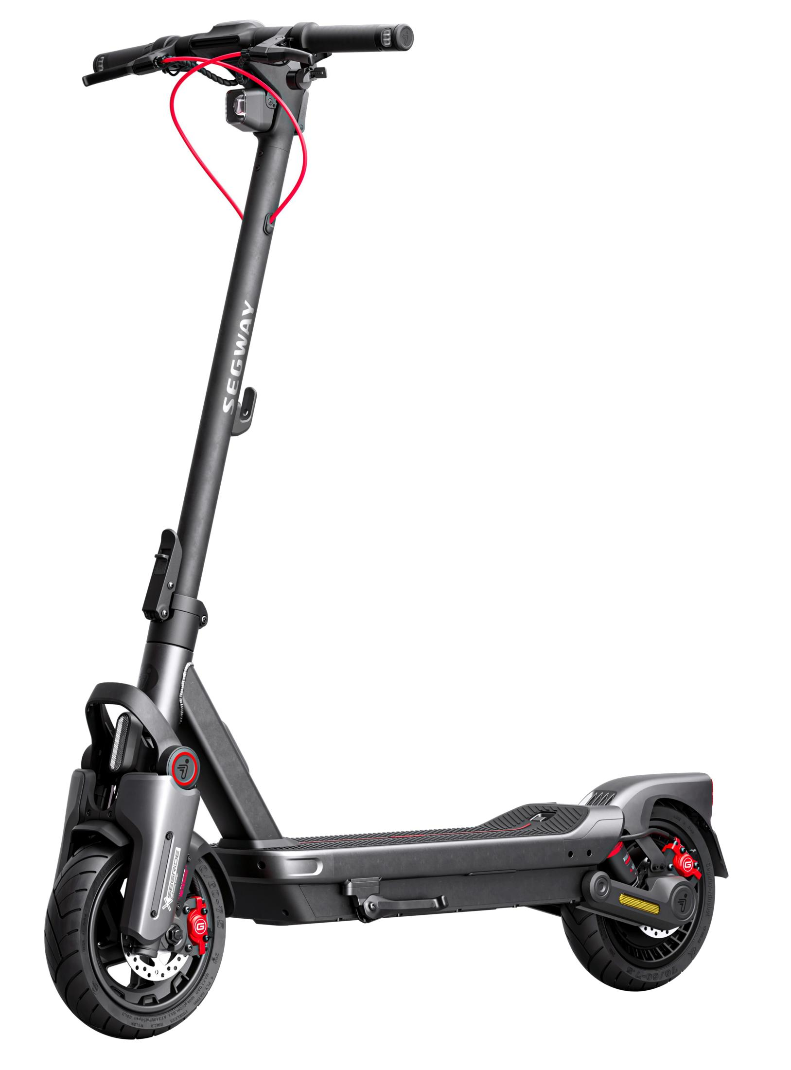 Ein dunkelgrauer Segway Elektroroller mit roten Akzenten steht auf weißem Grund.