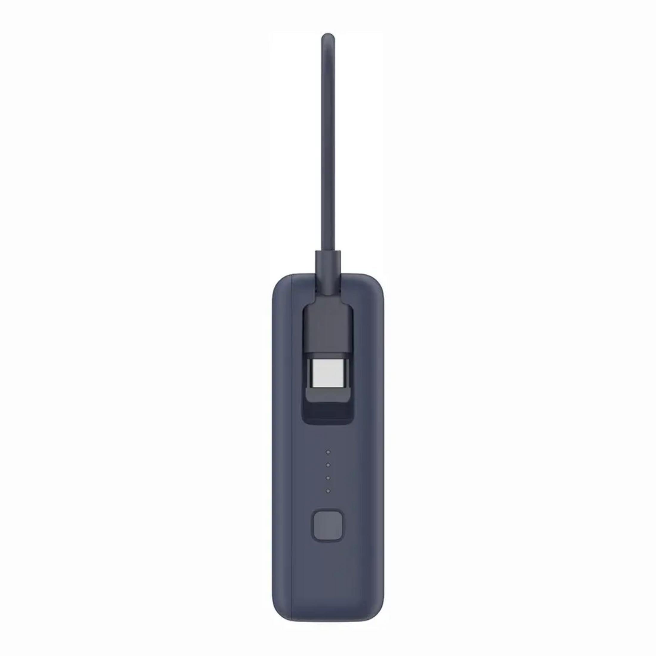 Une batterie externe rectangulaire sombre avec port de charge et antenne.