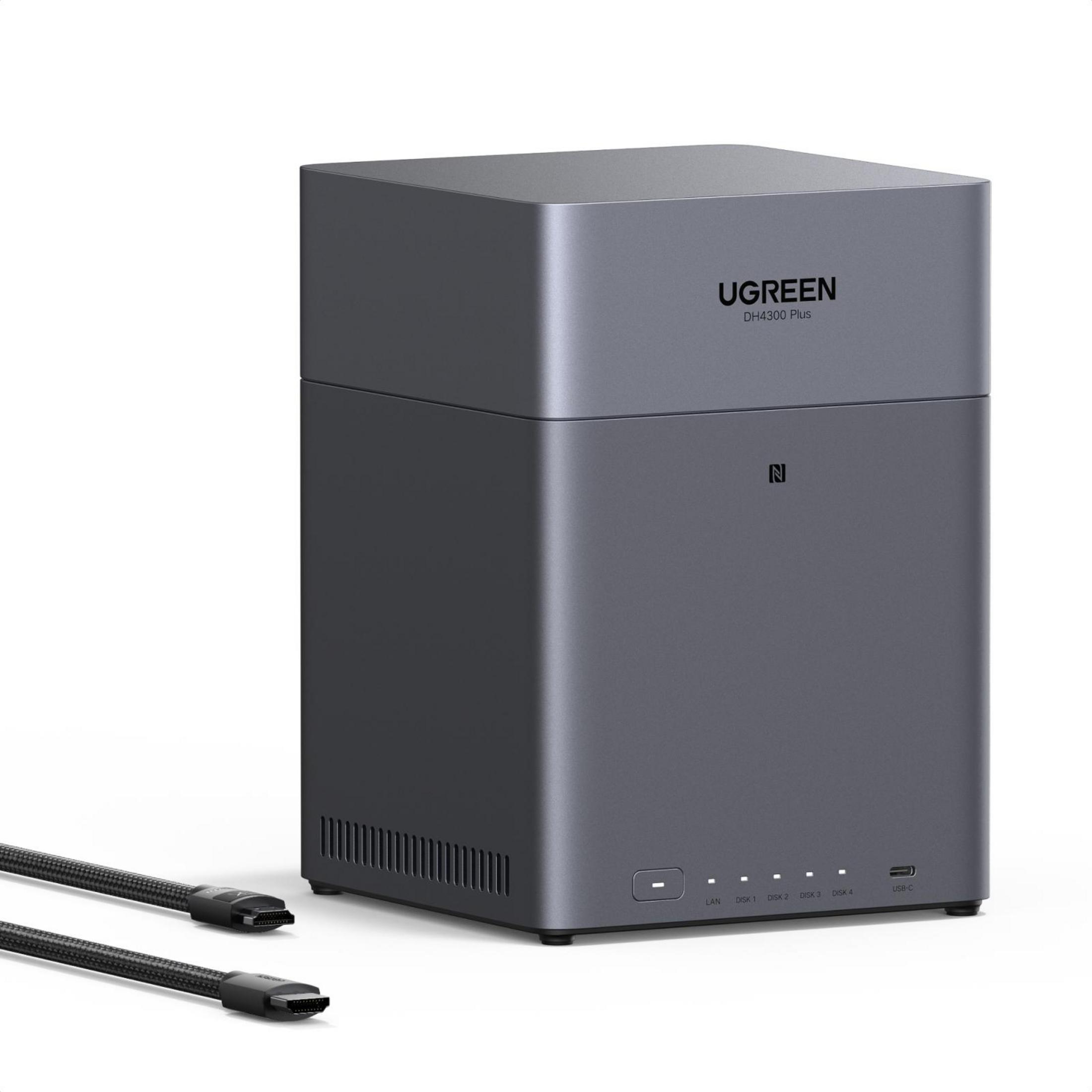 Grauer UGREEN NAS-Server mit Anschlüssen und zwei HDMI-Kabeln.