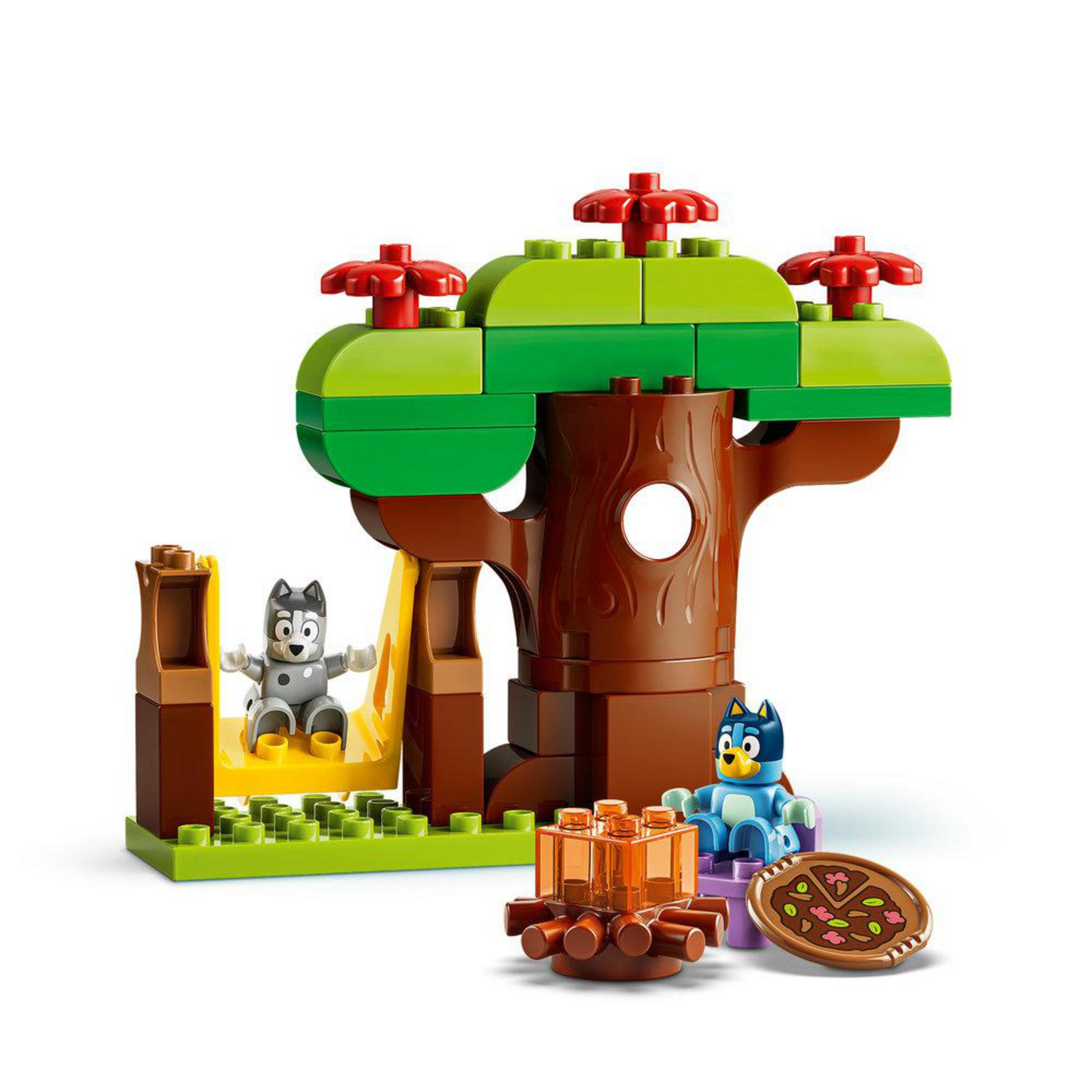 Juguete Lego: Árbol con columpio, fogata, pizza y dos figuras.