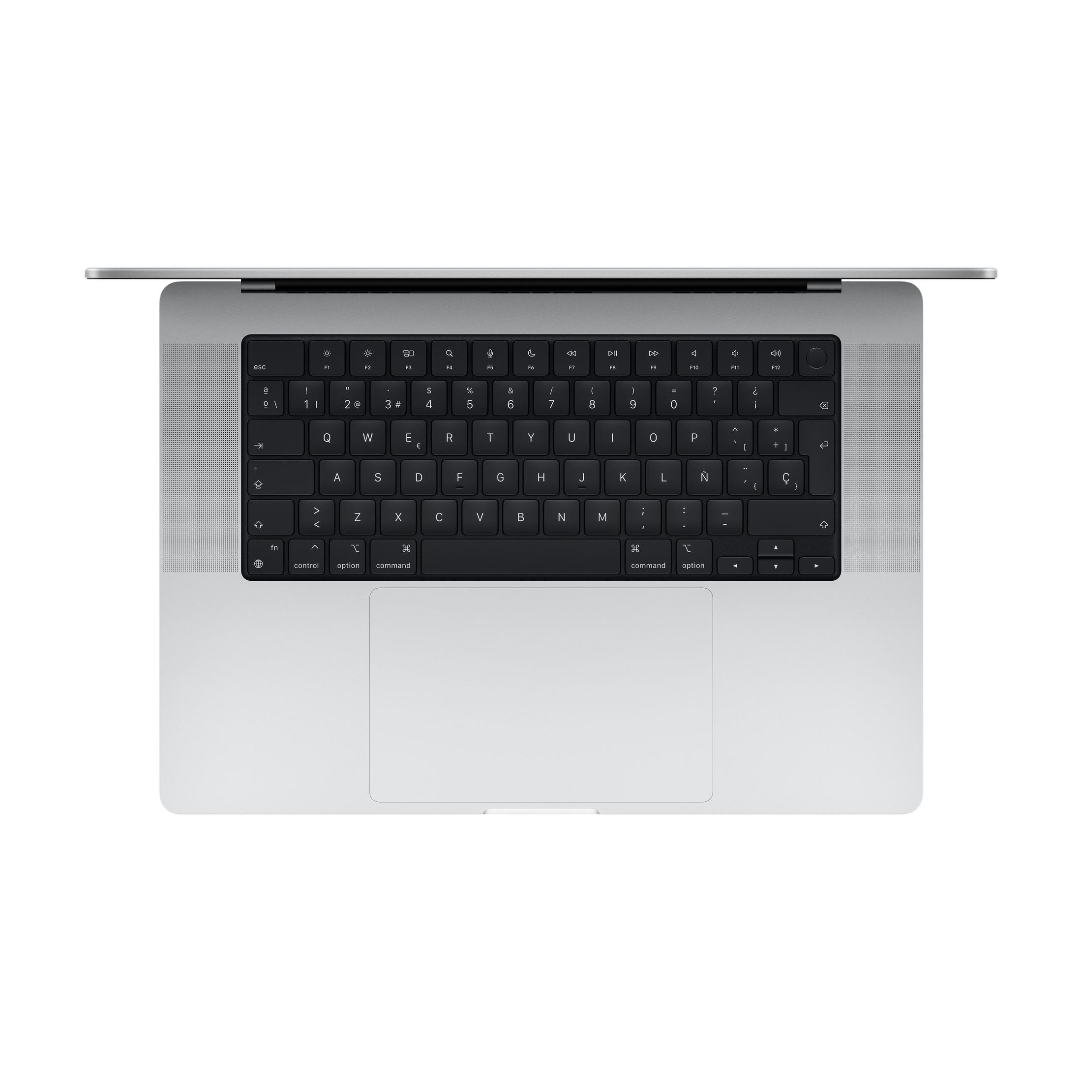 Un MacBook argentato aperto con tastiera e trackpad neri.