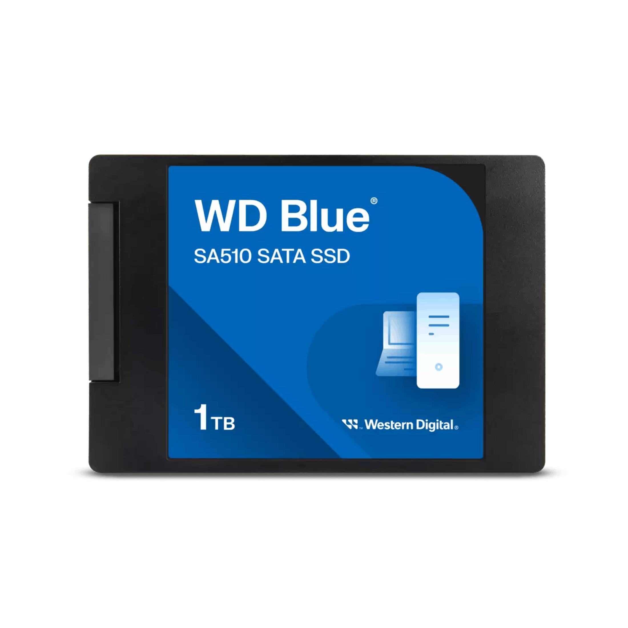Eine schwarze WD Blue 1TB SATA SSD mit blauem Etikett und Laptop-Symbol.
