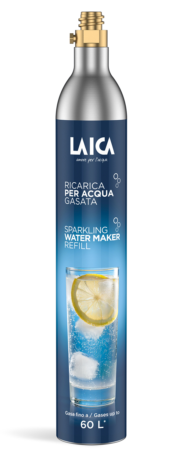 Cilindro de recarga de agua con gas LAICA con vaso de agua con gas, limón y hielo.