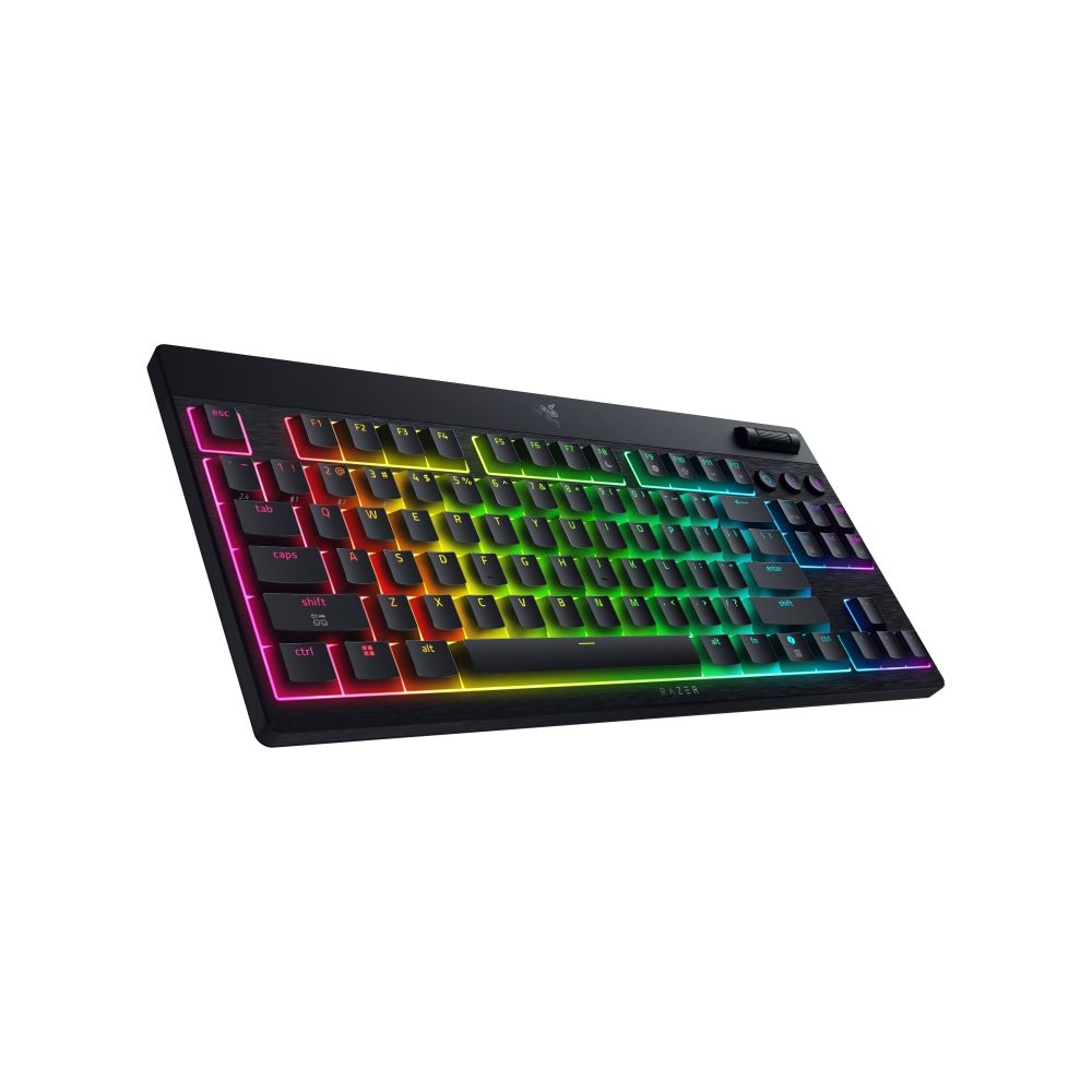 Eine schwarze Razer-Tastatur mit lebendiger RGB-Beleuchtung auf den Tasten.