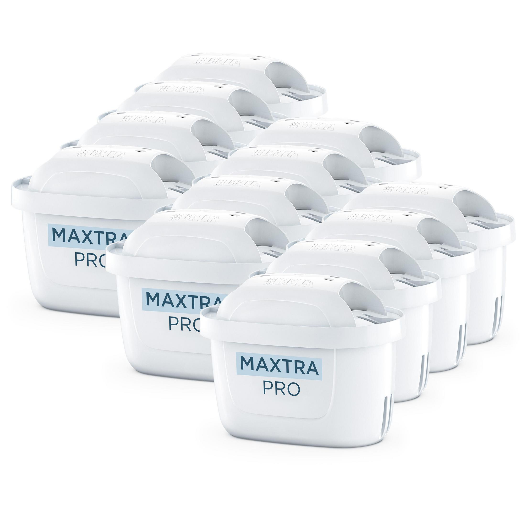 Viele weiße Brita MAXTRA PRO Wasserfilter in einer Reihe auf weißem Hintergrund.