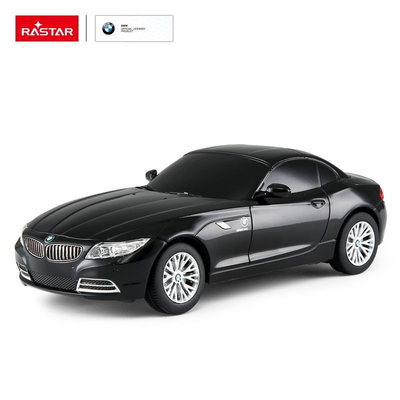Czarny model samochodu BMW Z4 ze srebrnymi felgami i logo Rastar.