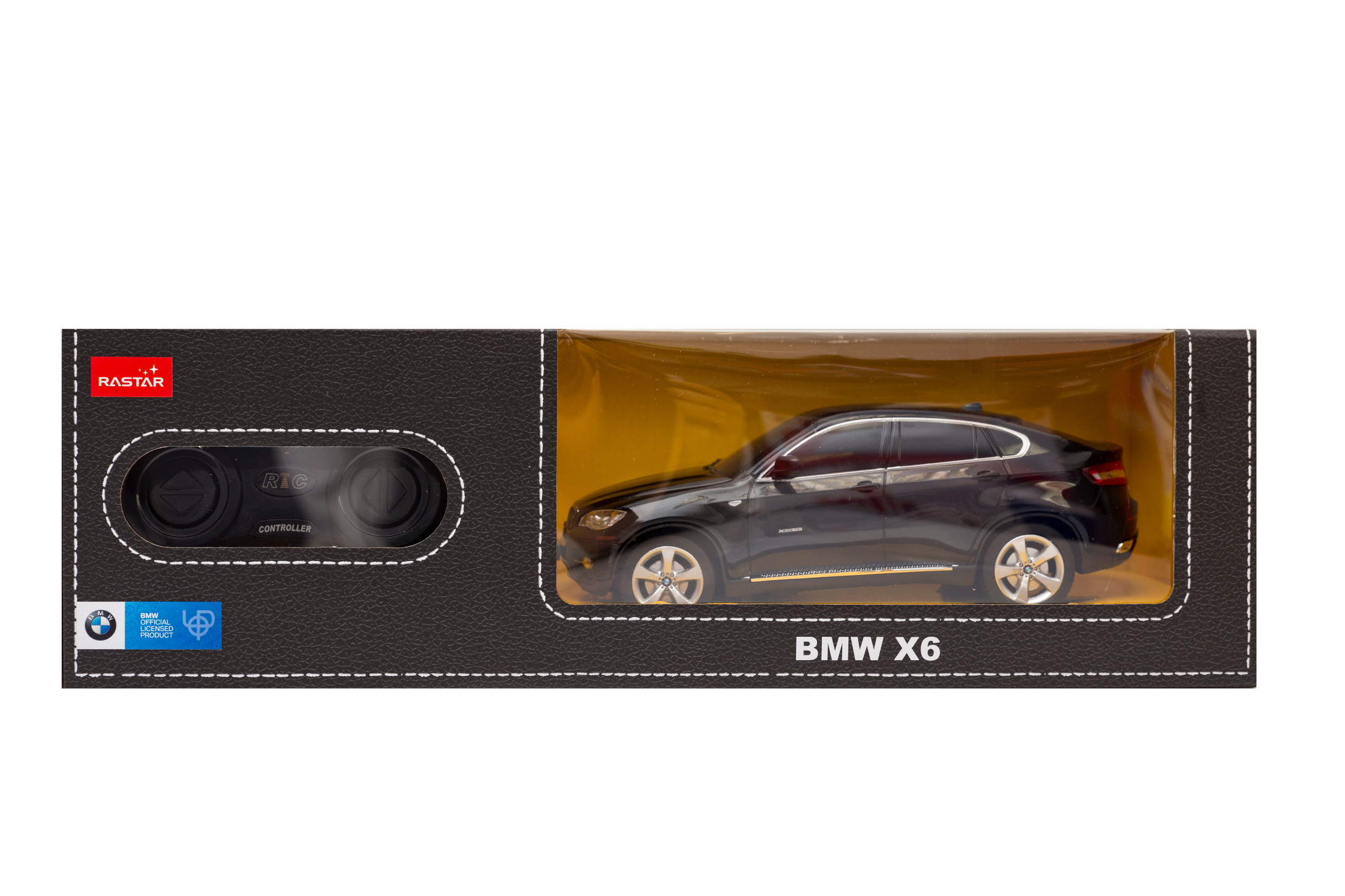 Czarny zdalnie sterowany samochód-zabawka BMW X6 w opakowaniu z kontrolerem.