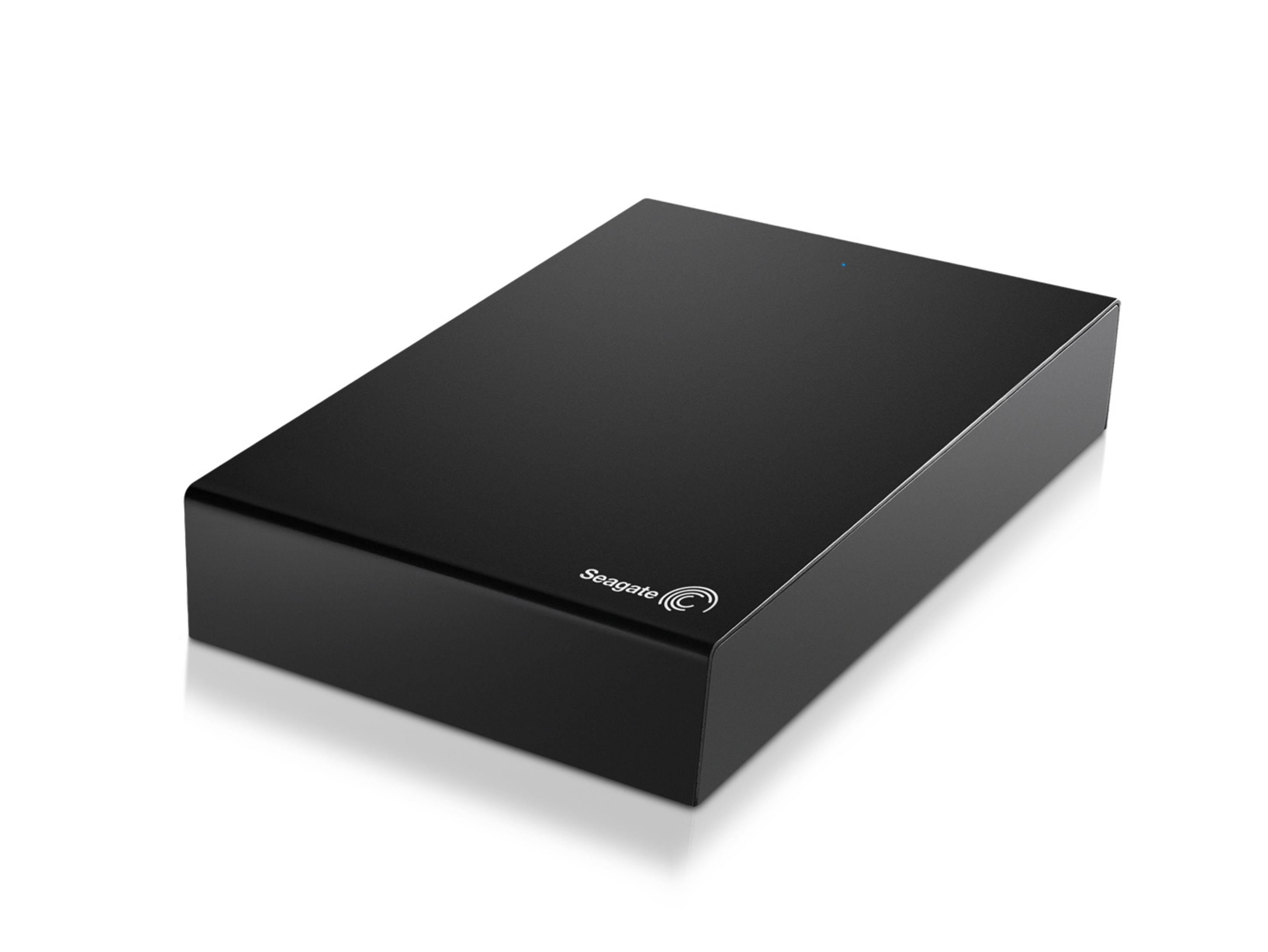 Schwarze externe Festplatte mit Seagate-Logo, auf weißem Hintergrund.