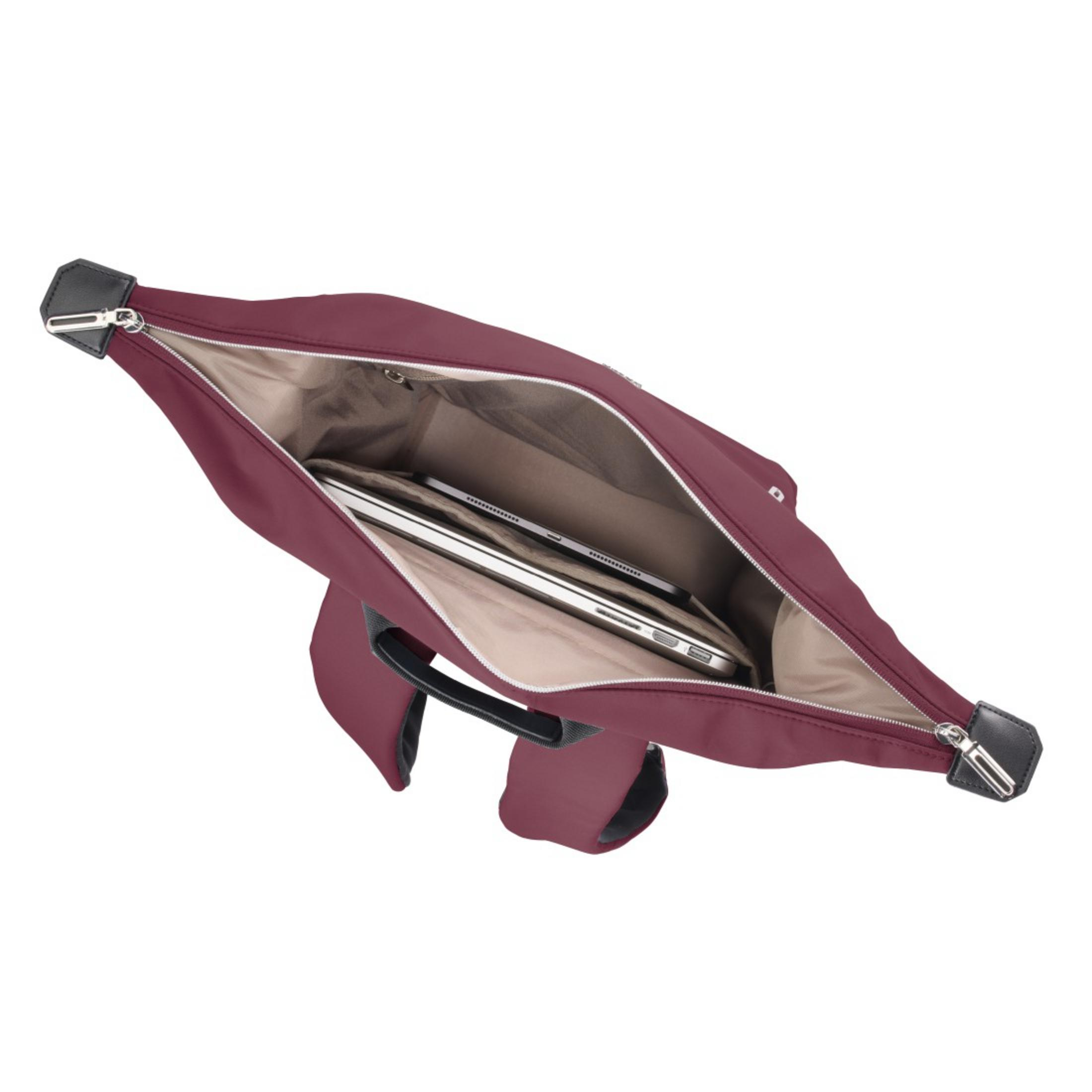 Una borsa tote color vinaccia con cerniera aperta che rivela un laptop e un tablet all'interno.