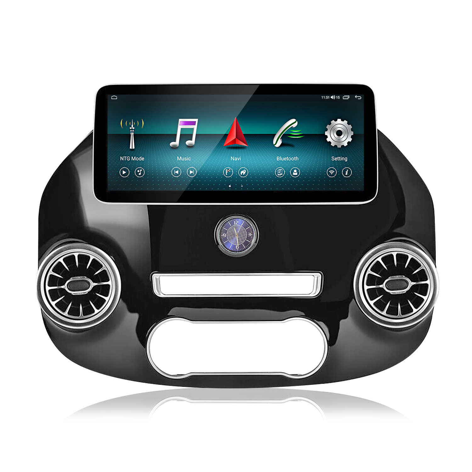 Ein schwarzes Armaturenbrett mit einem Touchscreen-Display, Lüftungsschlitzen und einer Uhr.