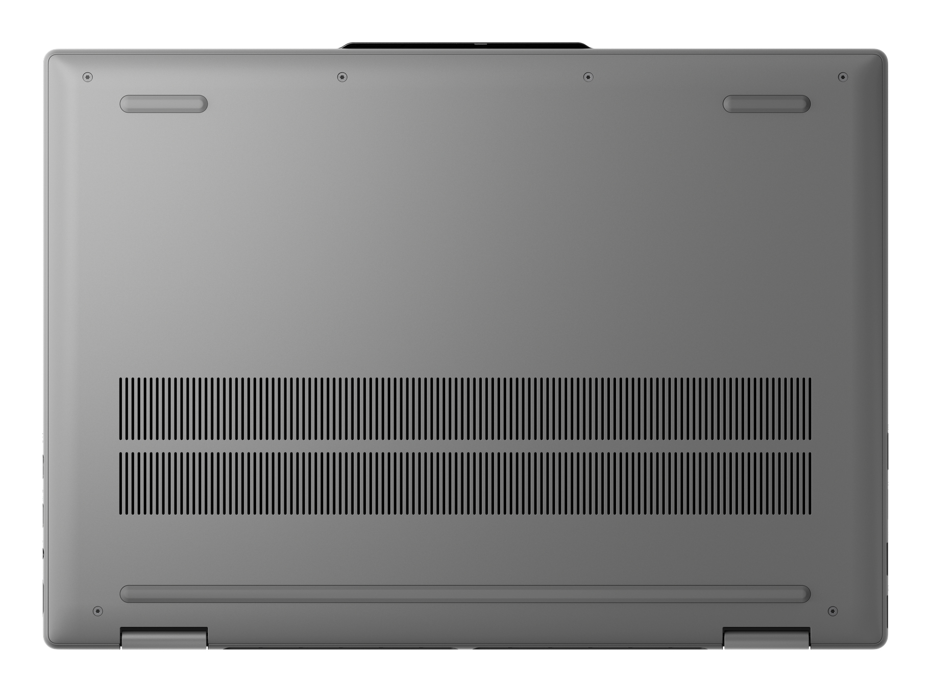 Unterseite eines grauen Laptops mit Lüftungsschlitzen und Gummifüßen.