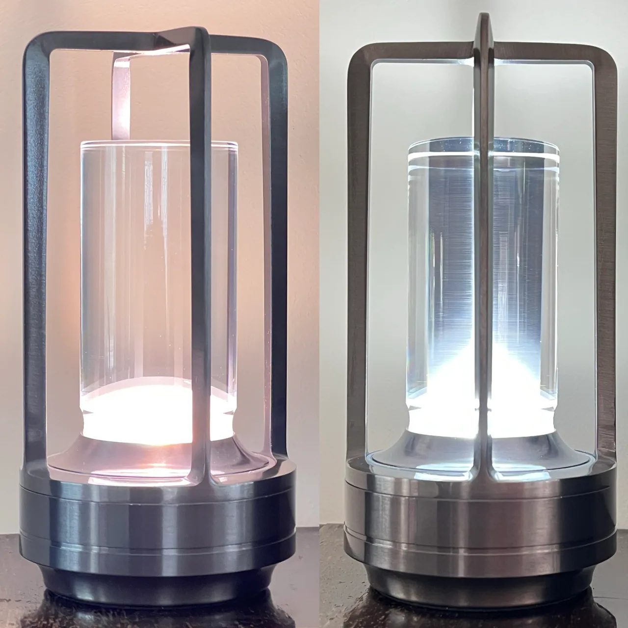 Moderne Lampe mit Glaszylinder und dunklem Metallrahmen, links gedämpft, rechts hell erleuchtet.