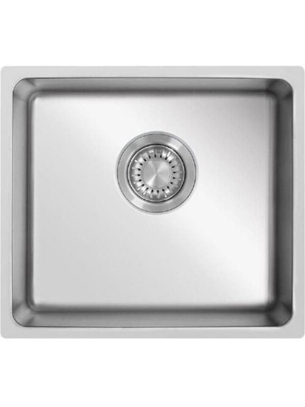 Ortasında gideri olan parlak metal lavabo.