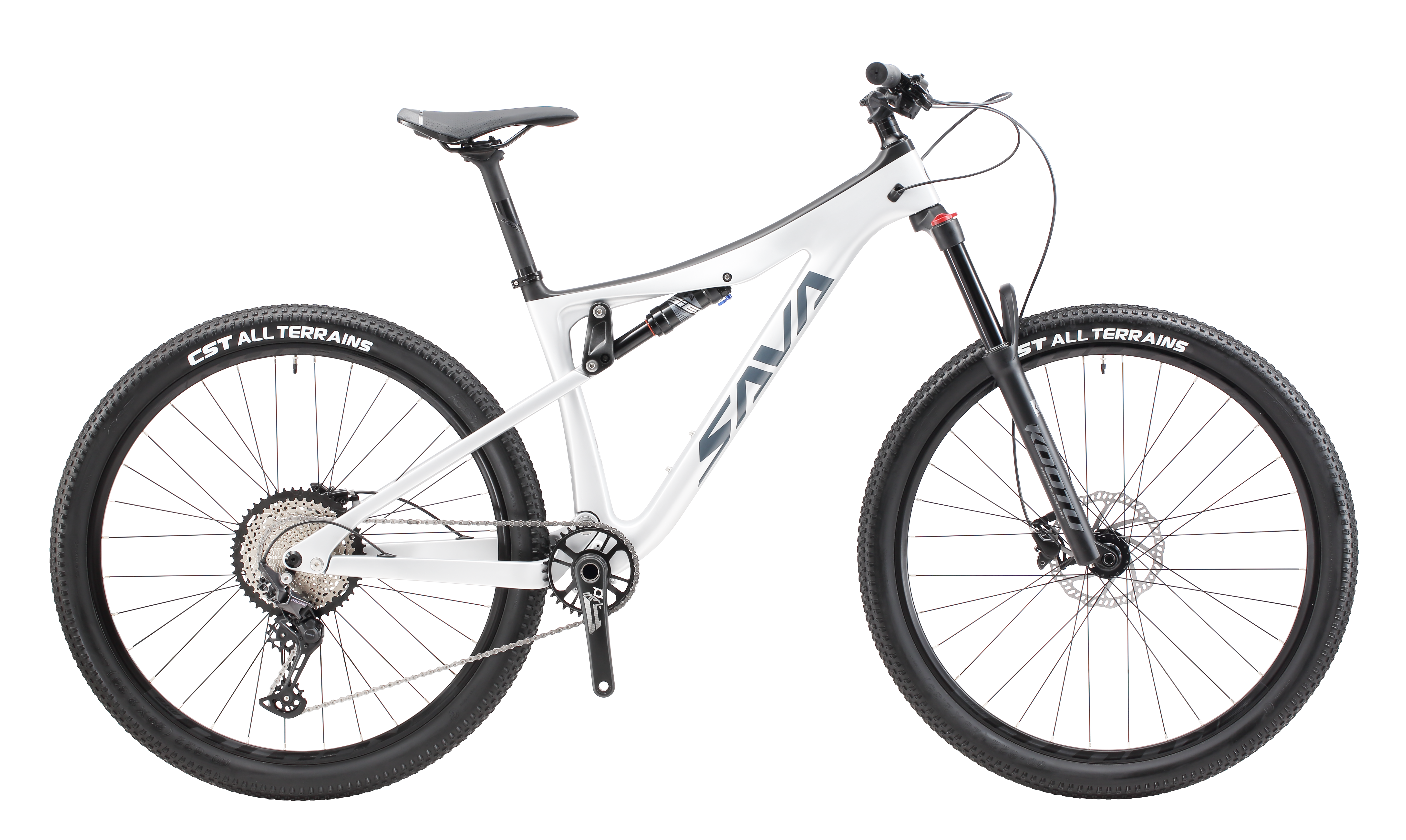 Ein weißes SAVA Mountainbike mit Vollfederung auf schwarzem Hintergrund.