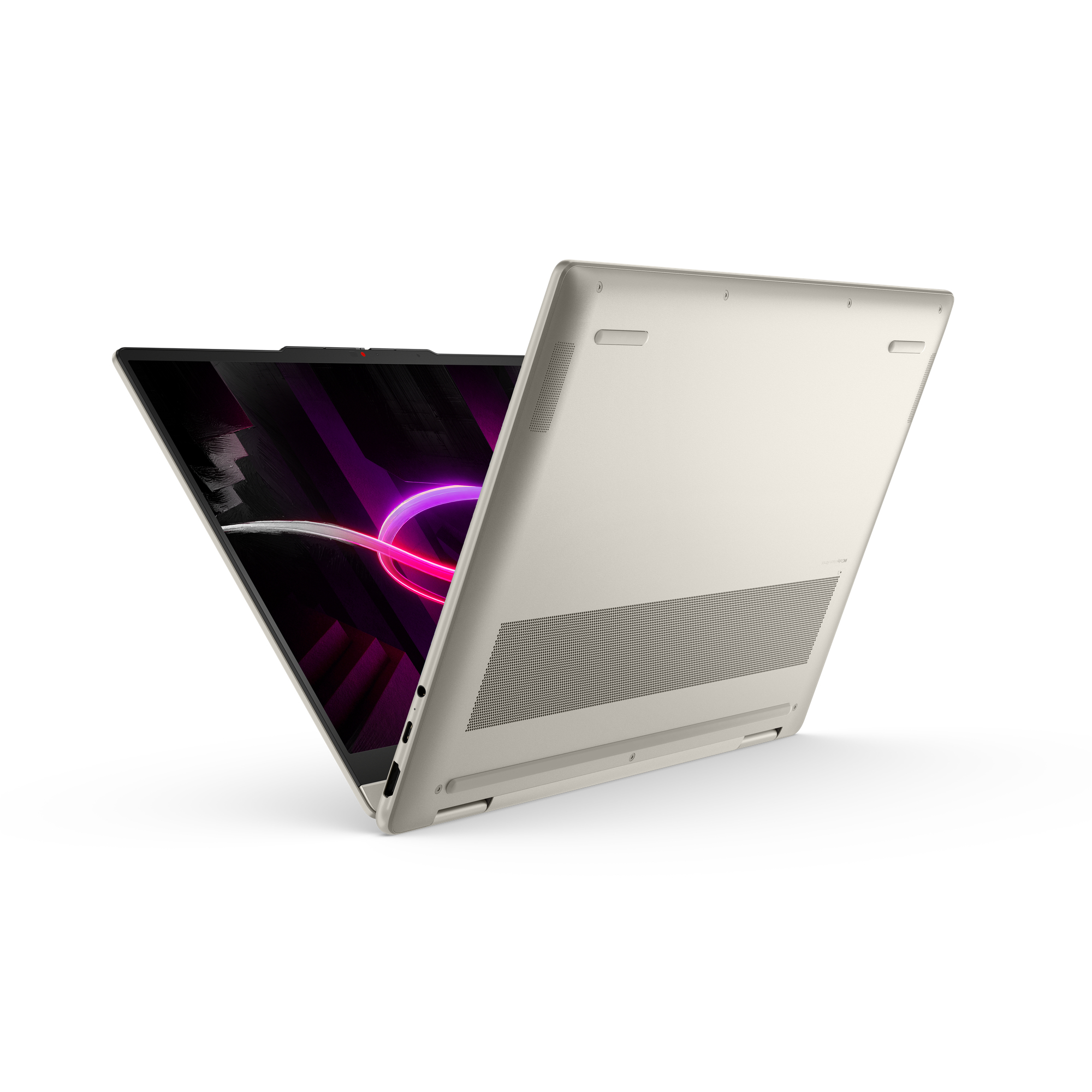 Ein beiger Laptop ist geöffnet und zeigt ein lebendiges lila-pinkes abstraktes Design auf dem Bildschirm. Der Laptop steht auf weißem Grund.